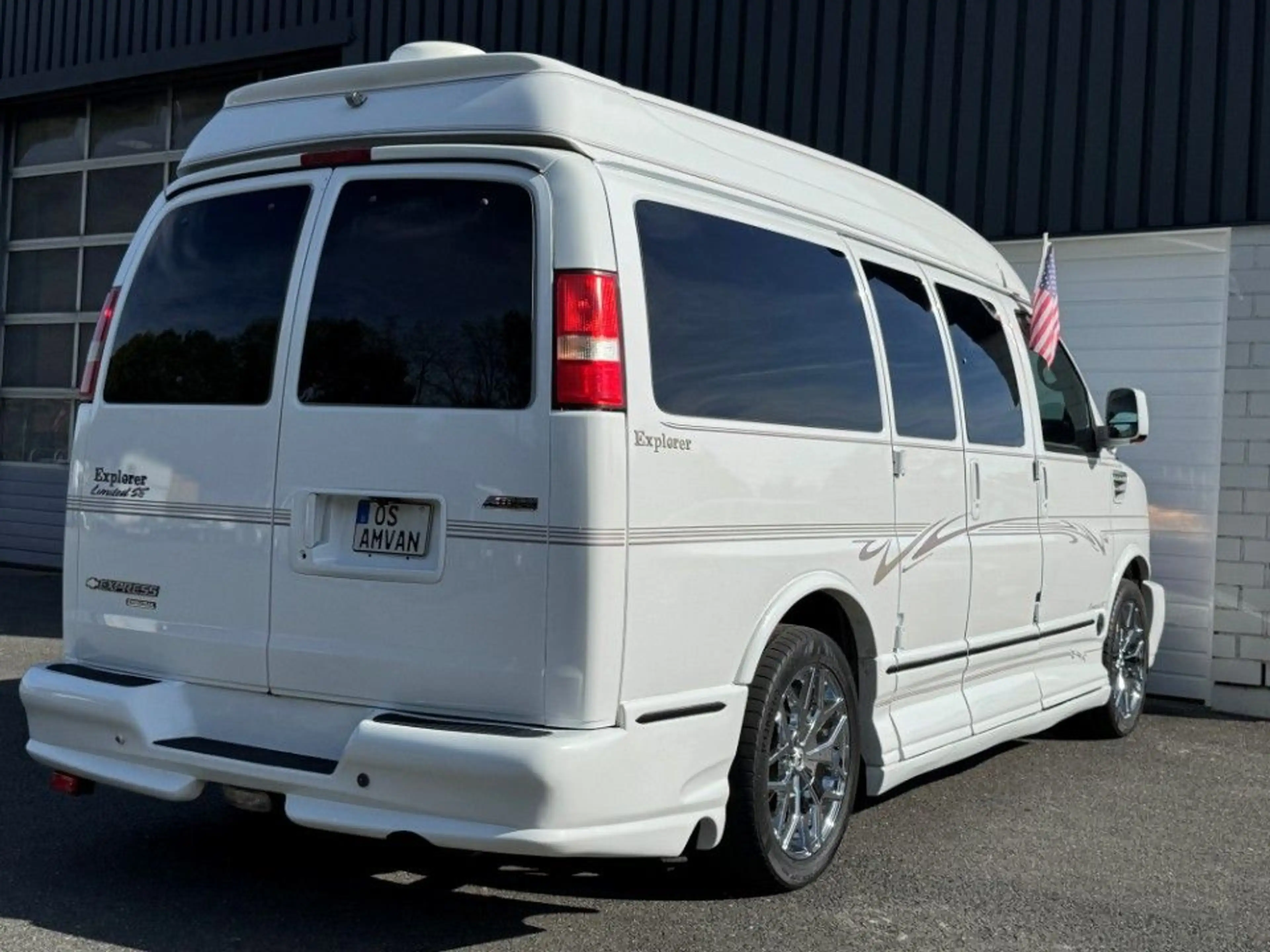 Chevrolet Express Chevy Van Explorer Ltd. SE — photo 2
