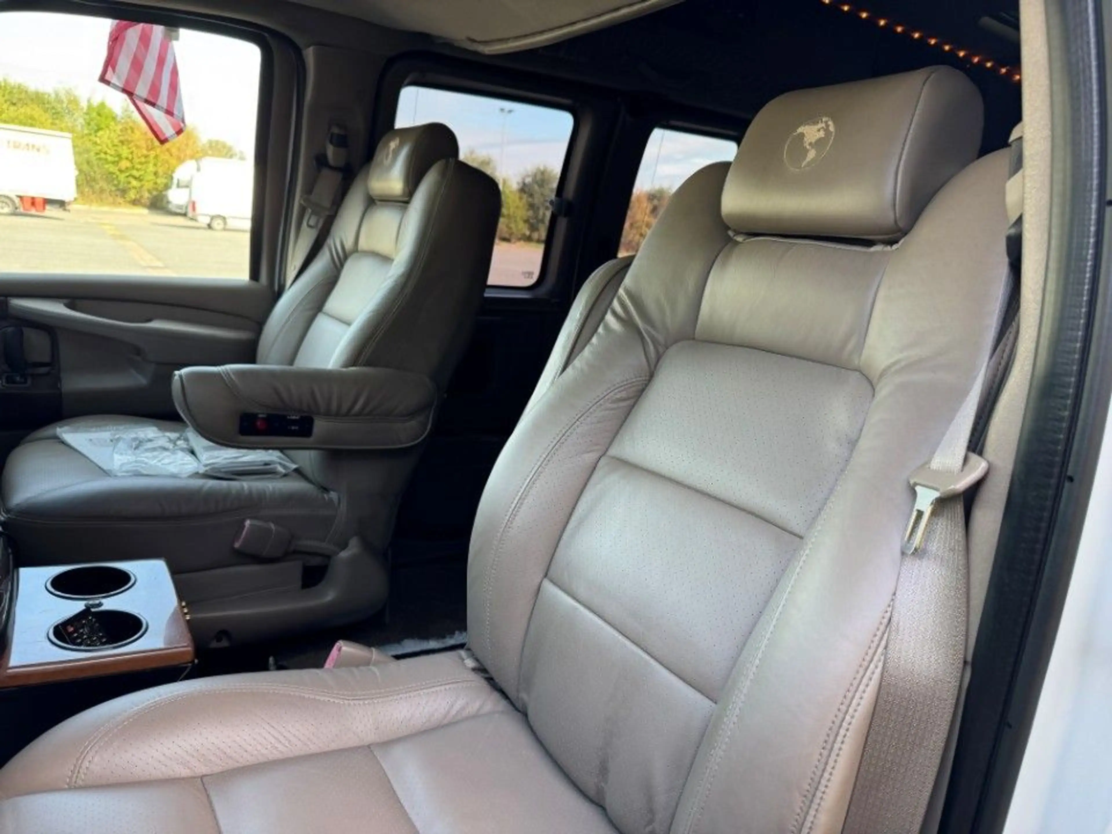 Chevrolet Express Chevy Van Explorer Ltd. SE — photo 6