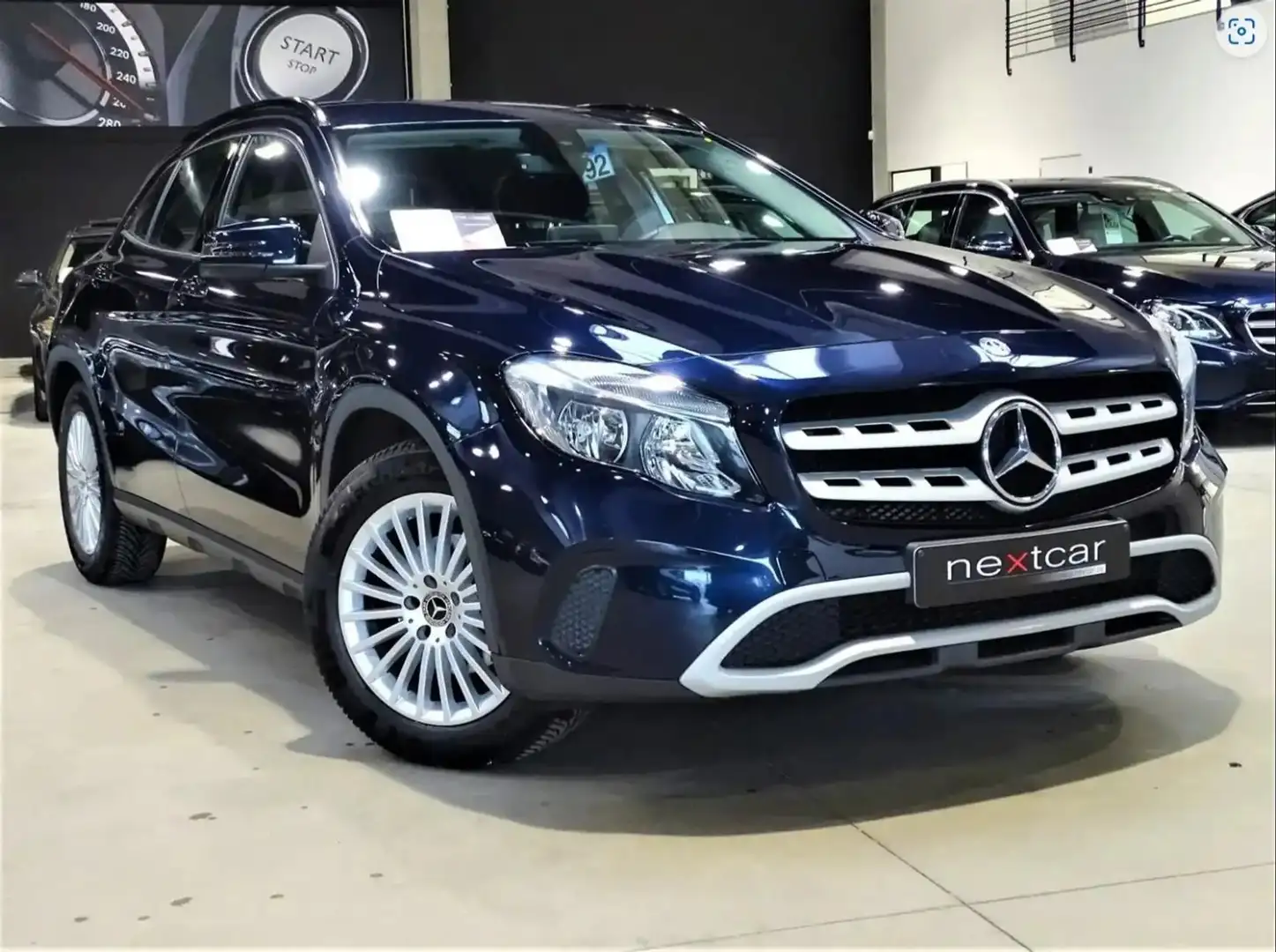 Mercedes-Benz GLA 180 d Style  *NAVI-CAMERA-HAYON ELECT* Bleu - 2