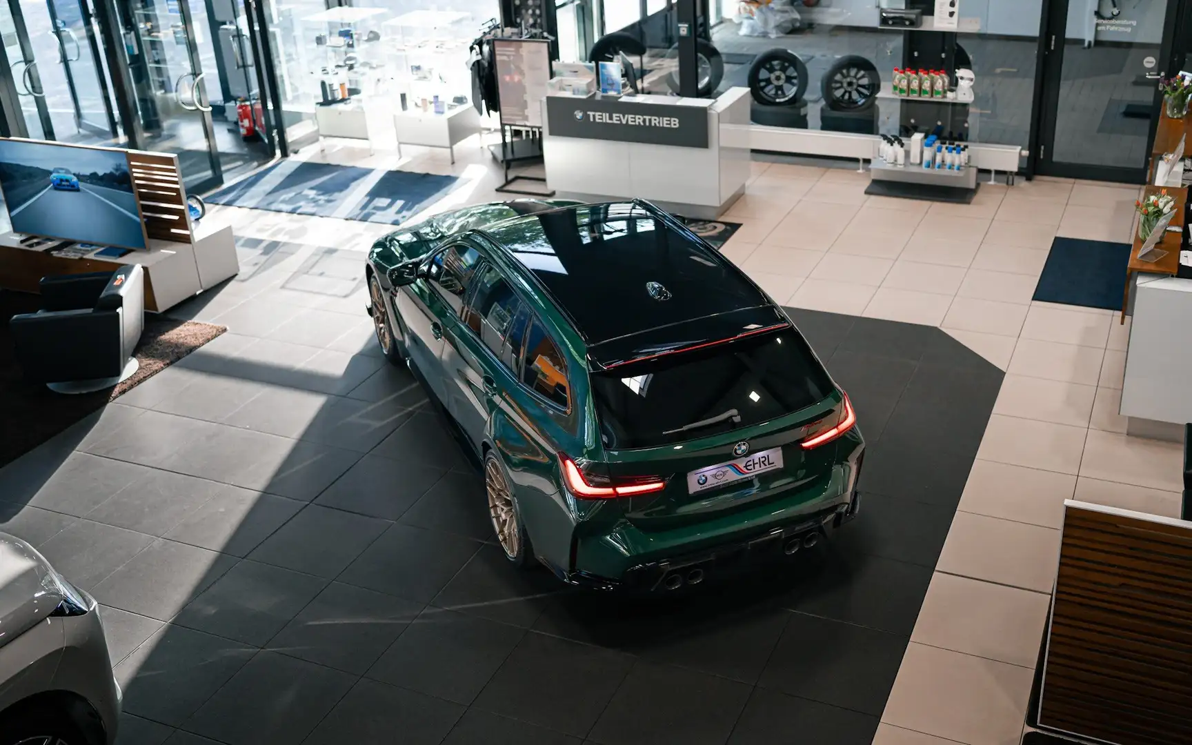 BMW M3 Touring  CS DAB LED RFK el. Sitze Klimaaut. Grün - 2