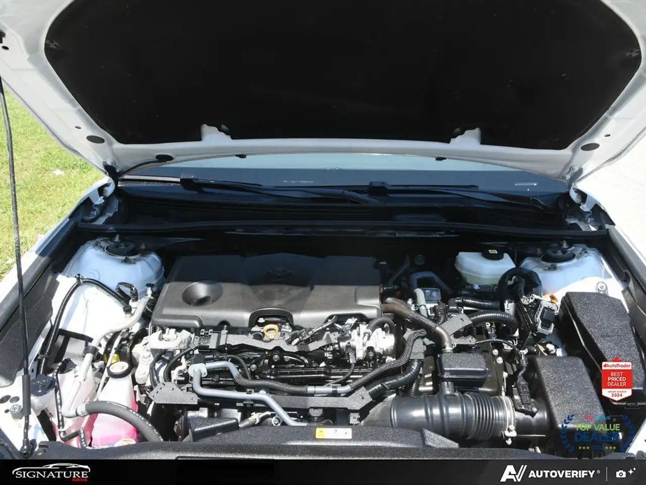 Toyota Camry снимка Toyota Camry