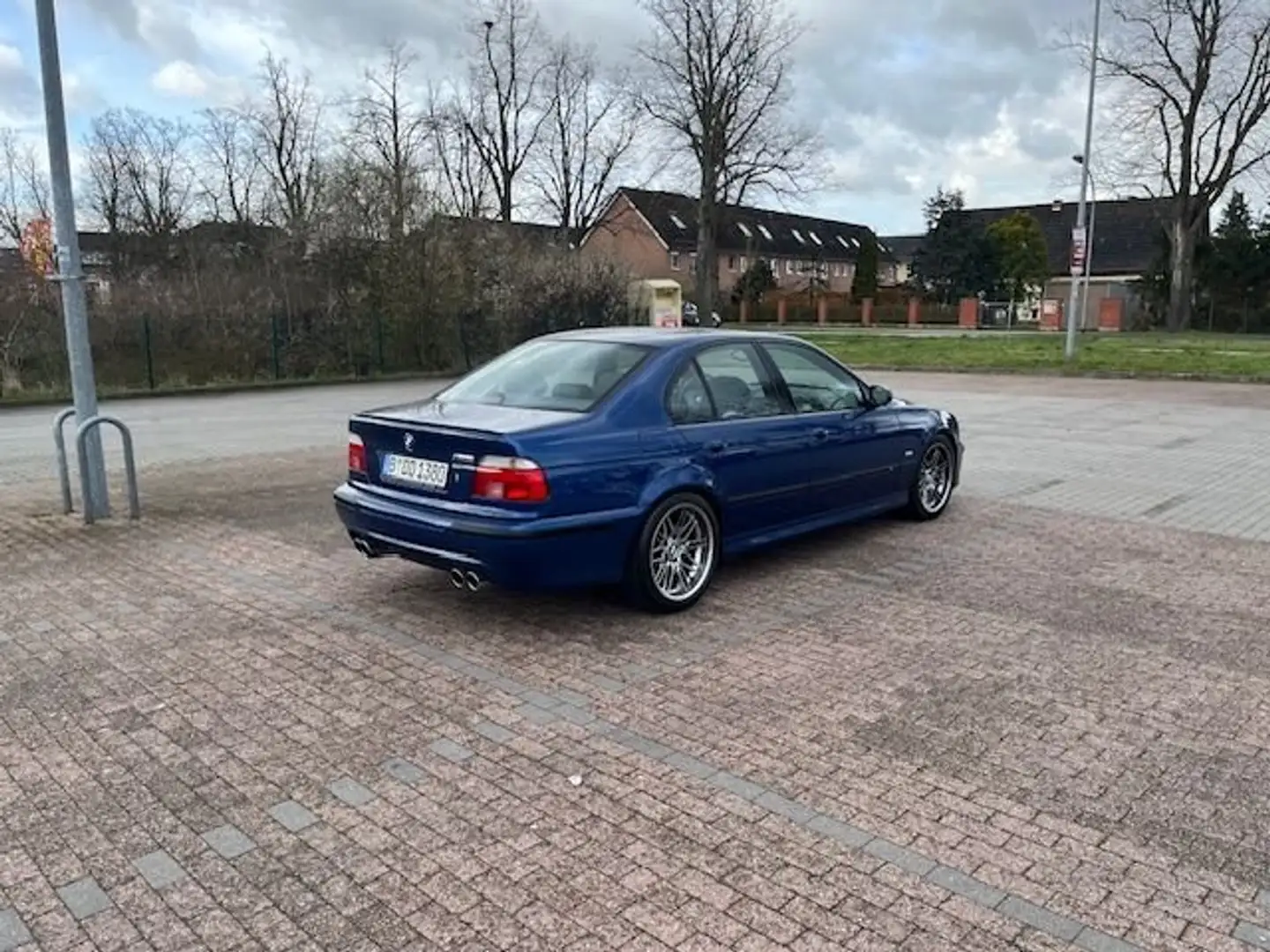 BMW M5 5er Bleu - 2