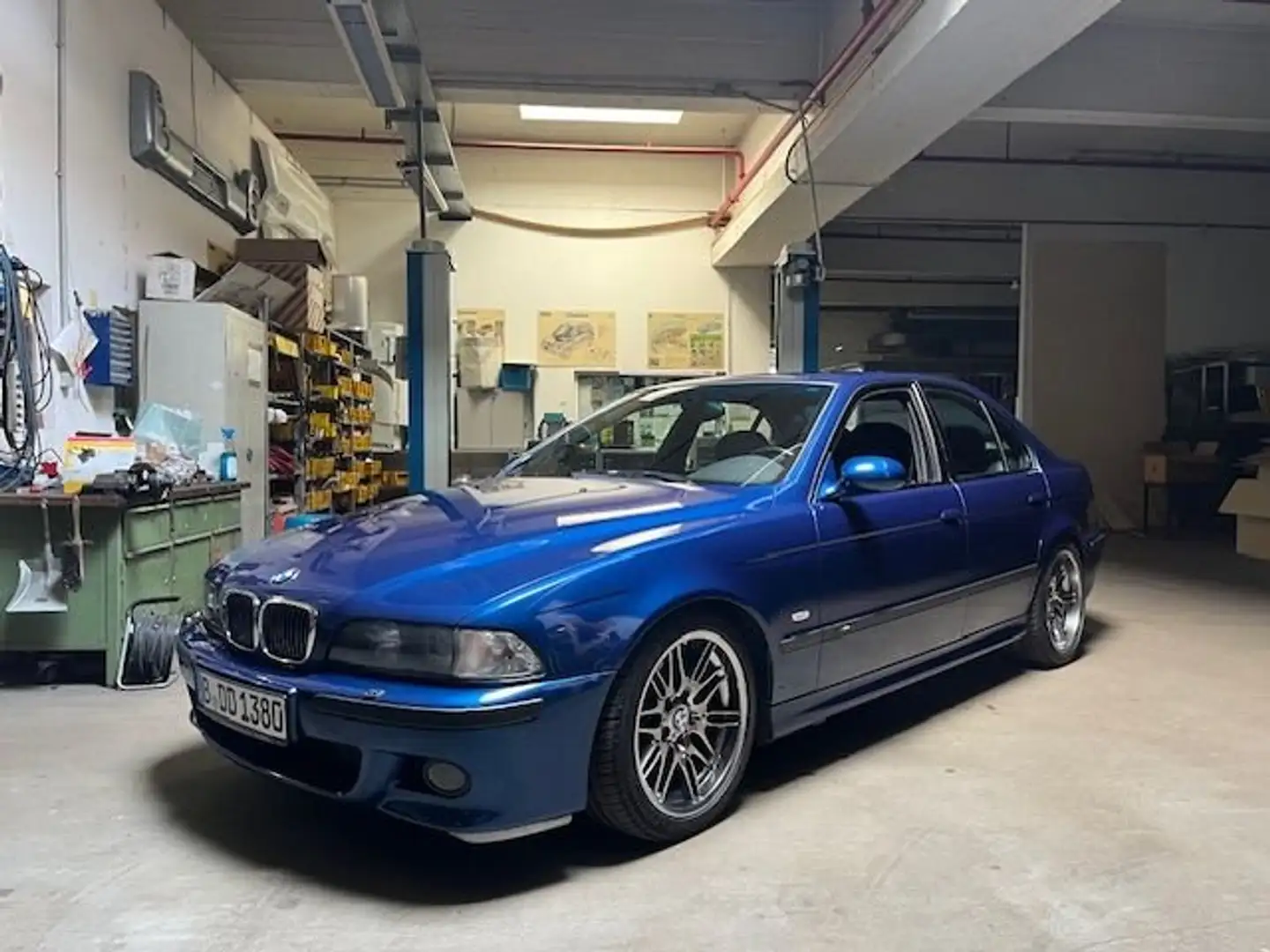 BMW M5 5er Bleu - 1