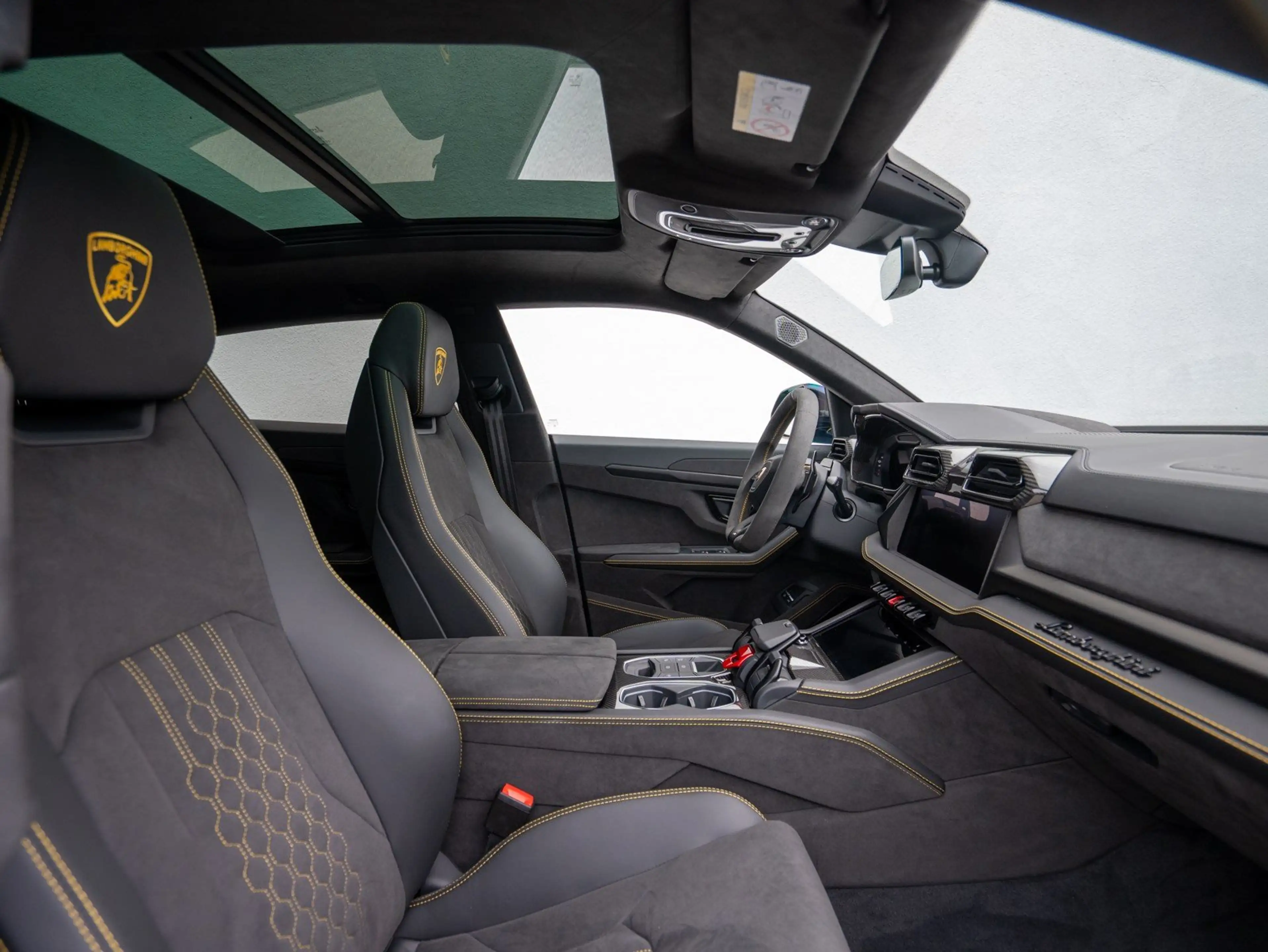 Lamborghini Urus SE CARBON AKRAPOVIC B&O PANO PARK-ASSIST AHK — photo 9