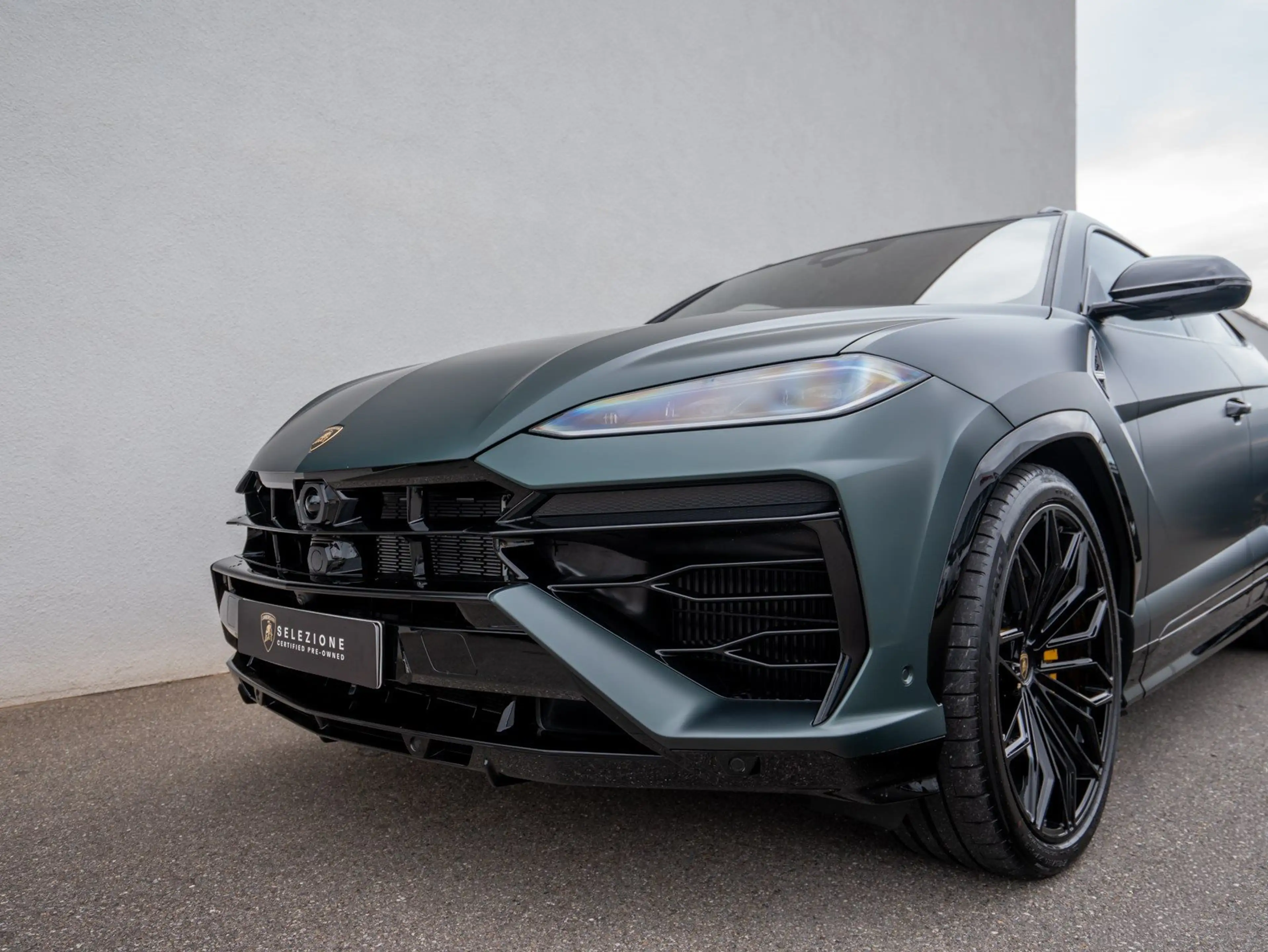 Lamborghini Urus SE CARBON AKRAPOVIC B&O PANO PARK-ASSIST AHK — photo 15