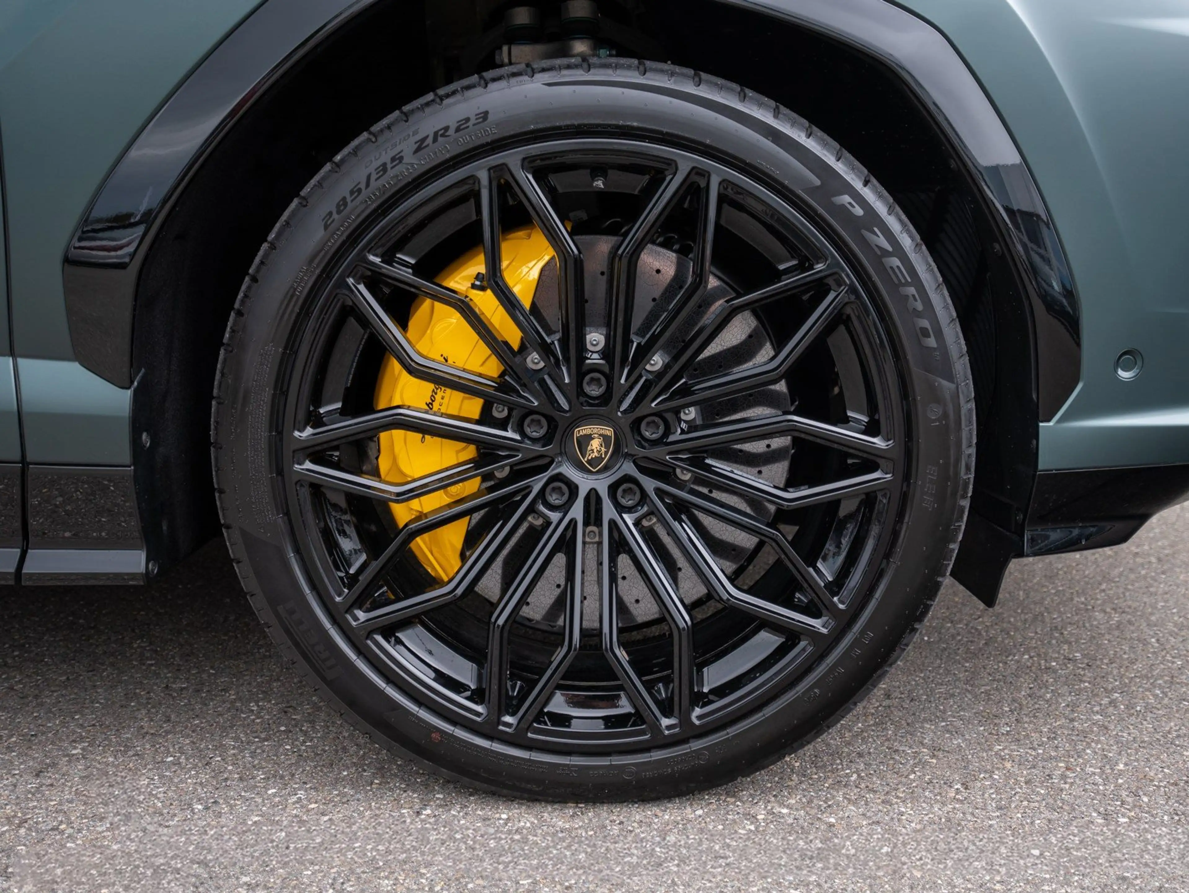 Lamborghini Urus SE CARBON AKRAPOVIC B&O PANO PARK-ASSIST AHK — photo 12