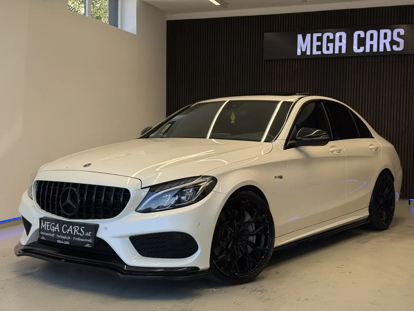 Mercedes-Benz C 43 AMG 4Matic / Schiebedach / NAVI / Weiß - 1