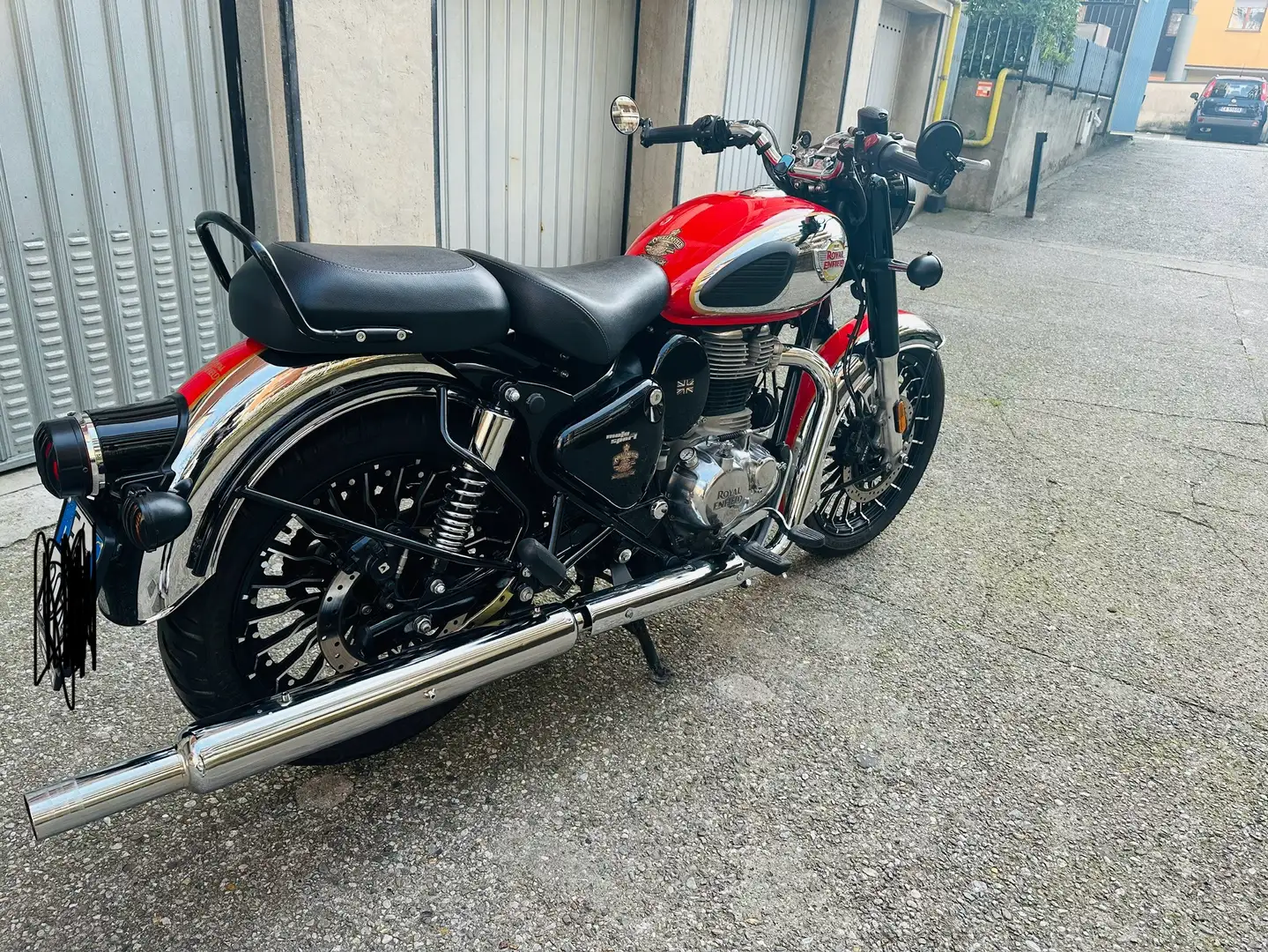 Royal Enfield Bullet 350 - 1