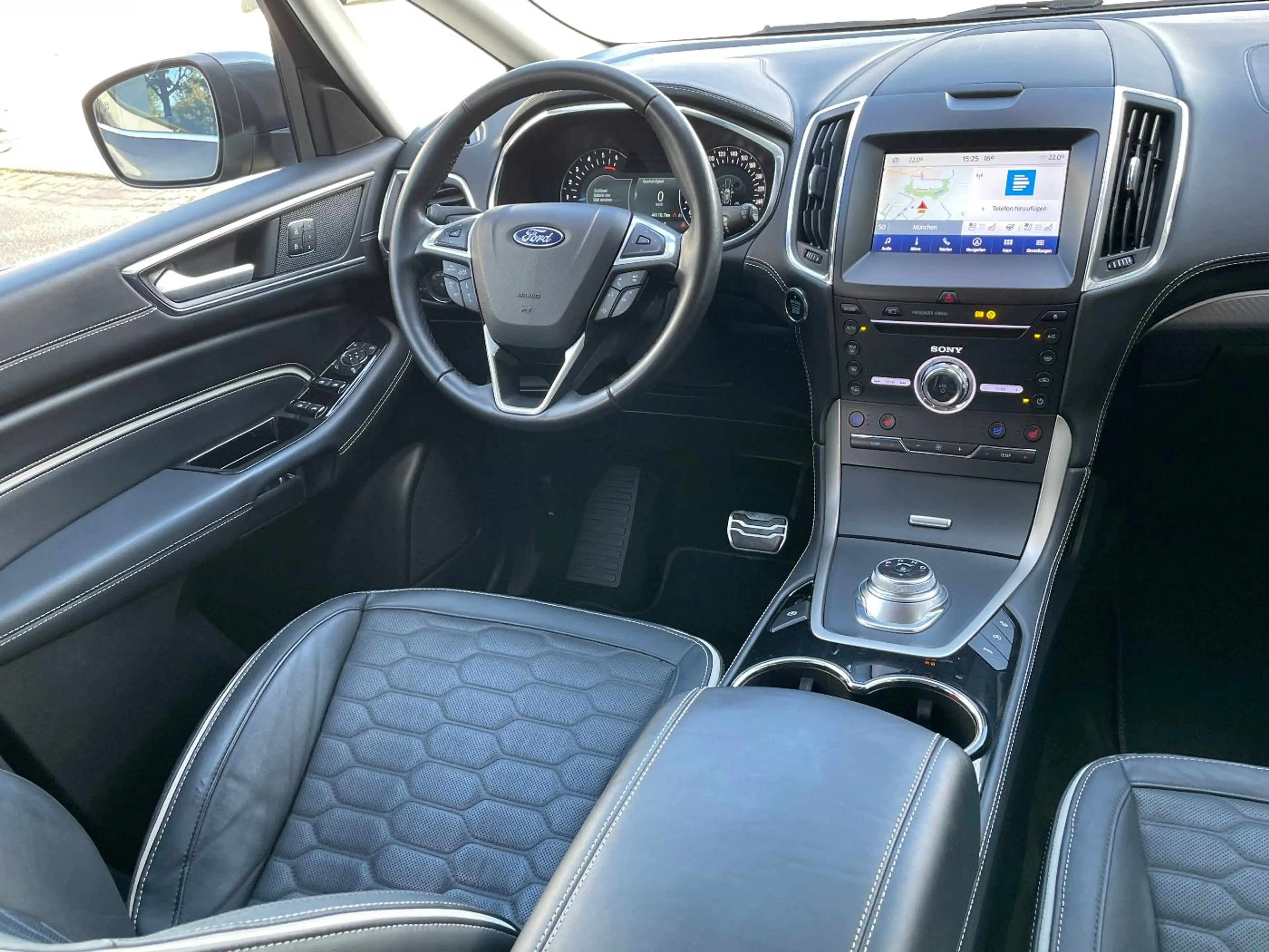 Ford S-Max Vignale Standheizung Navi Kamera 7-Sitze — photo 15