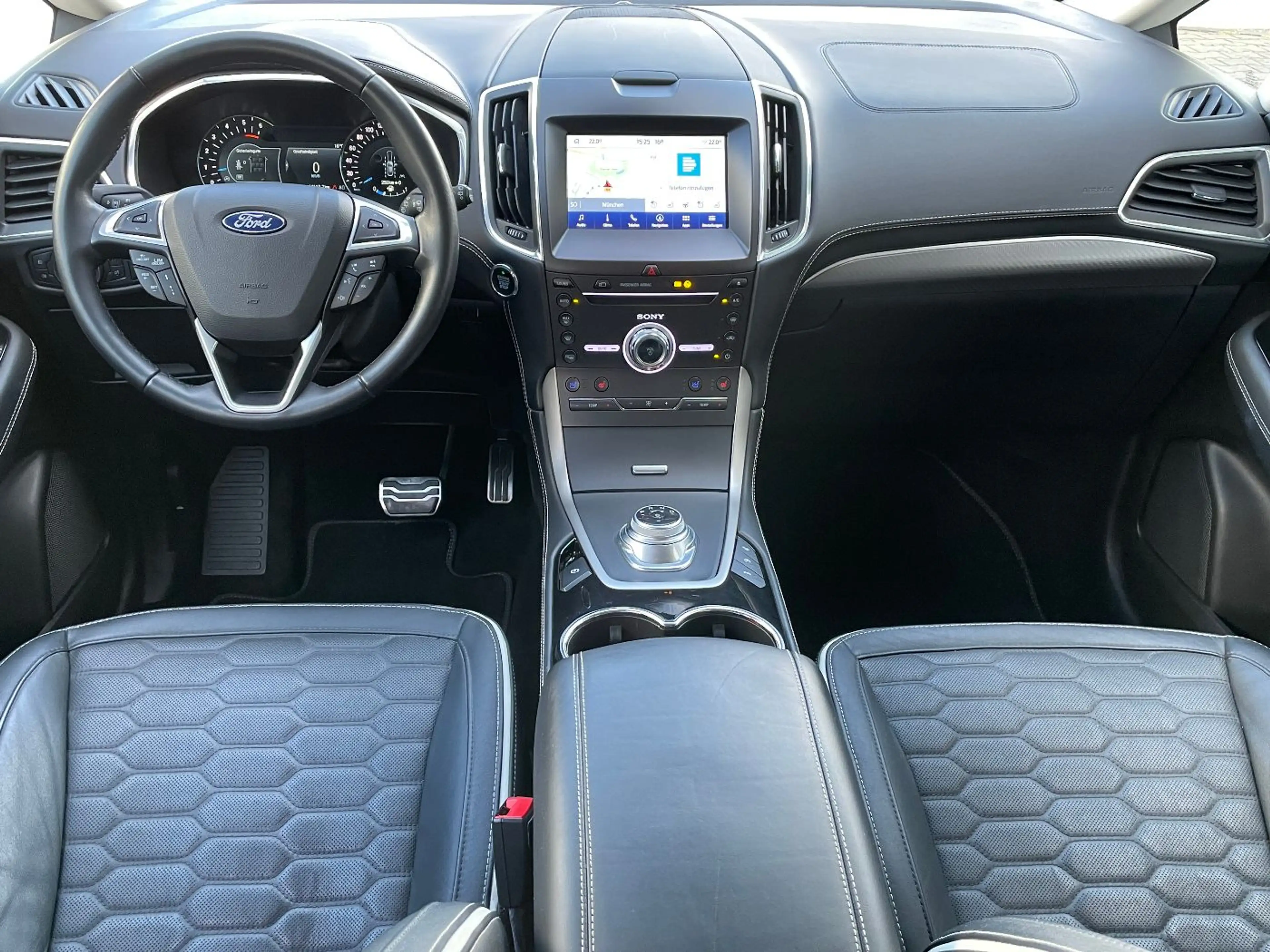 Ford S-Max Vignale Standheizung Navi Kamera 7-Sitze — photo 11