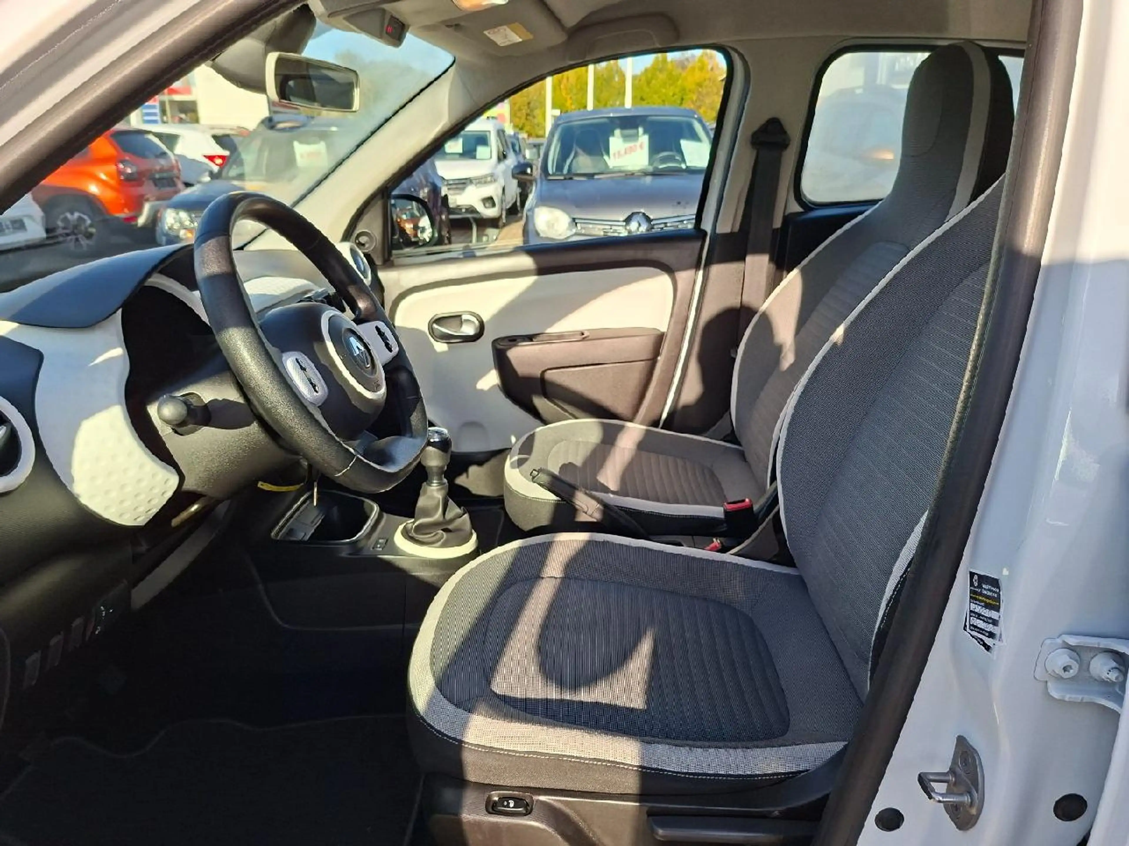 Renault Twingo Limited*Klima*SHZ*USB*Freisprech — photo 8