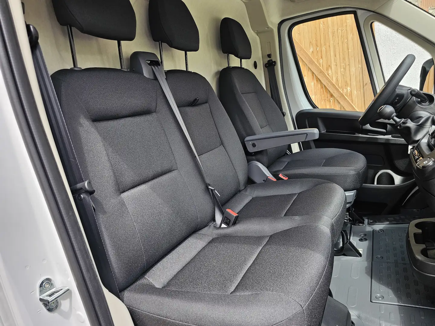 Car Image 32