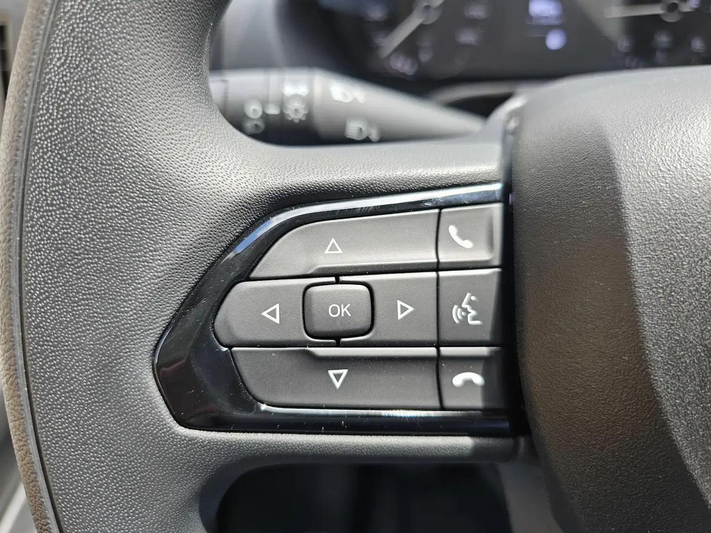 Car Image 38