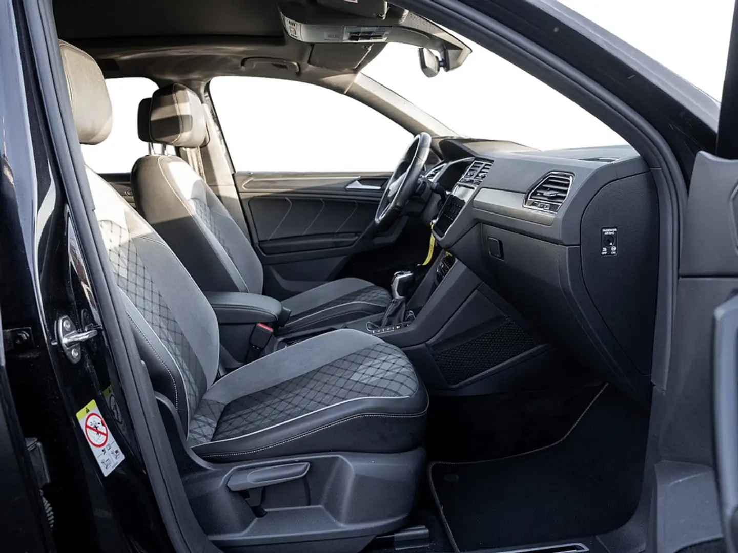 Volkswagen Tiguan 1.4 TSI eHybrid R-Line MATRIX PANO BLA Schwarz - 2