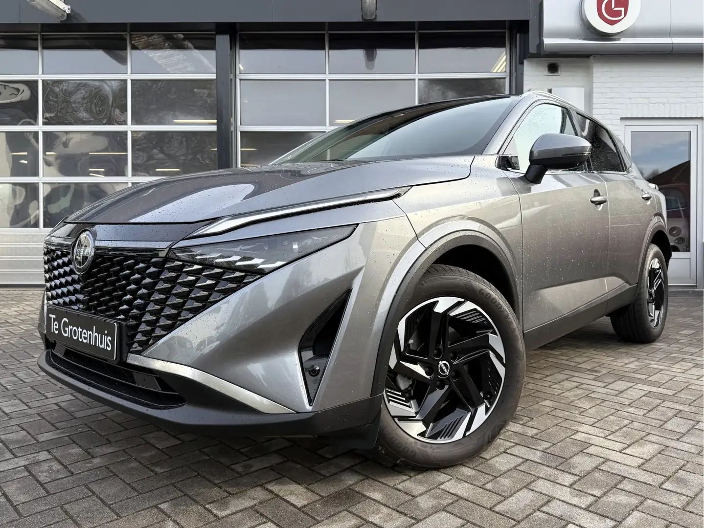 Nissan Qashqai 1.3 MHEV Xtronic N-Connecta Grijs - 2