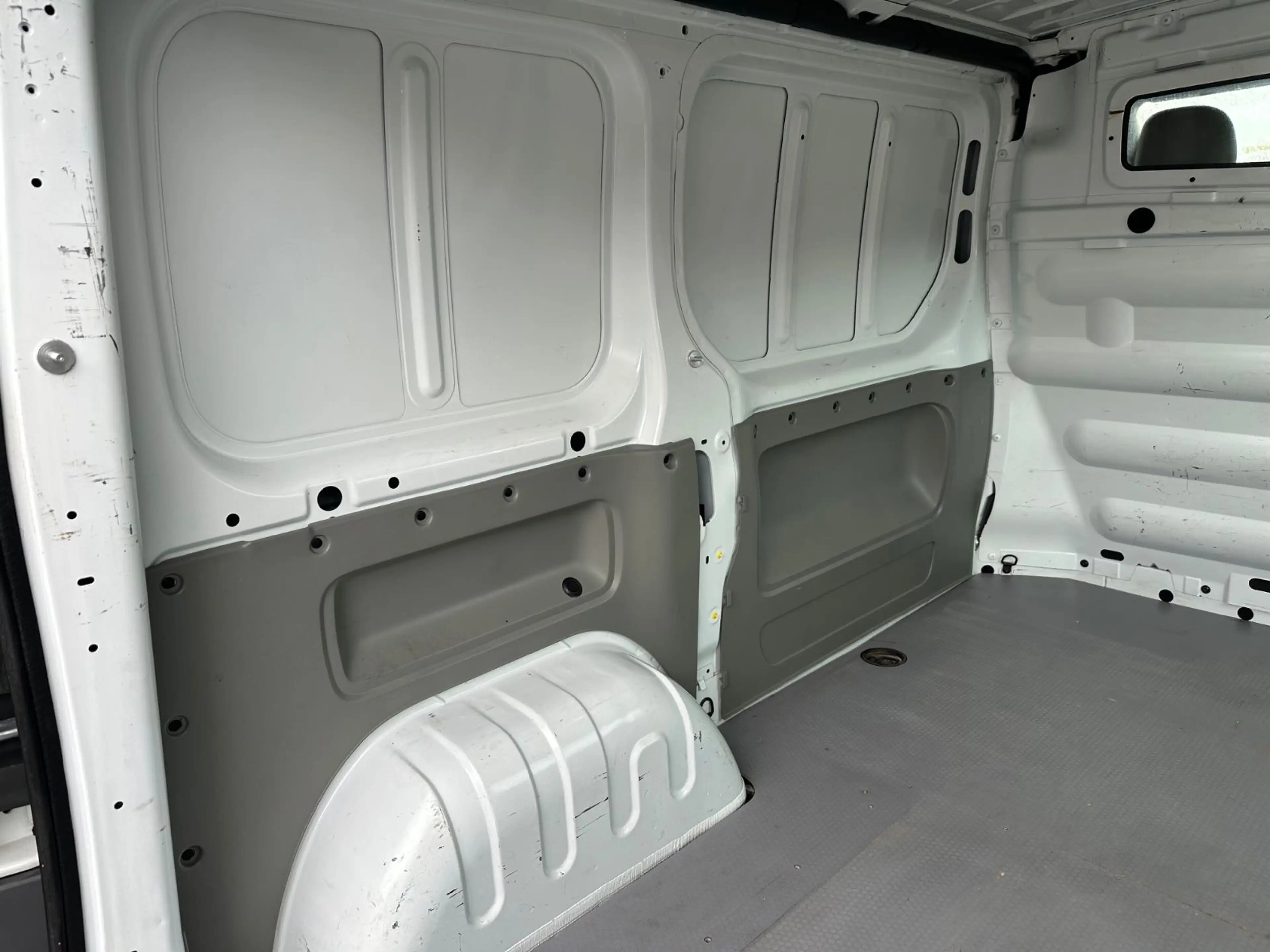 Renault Trafic Kasten L1H1 2,9t Dachträger Klima Sortimo — photo 10