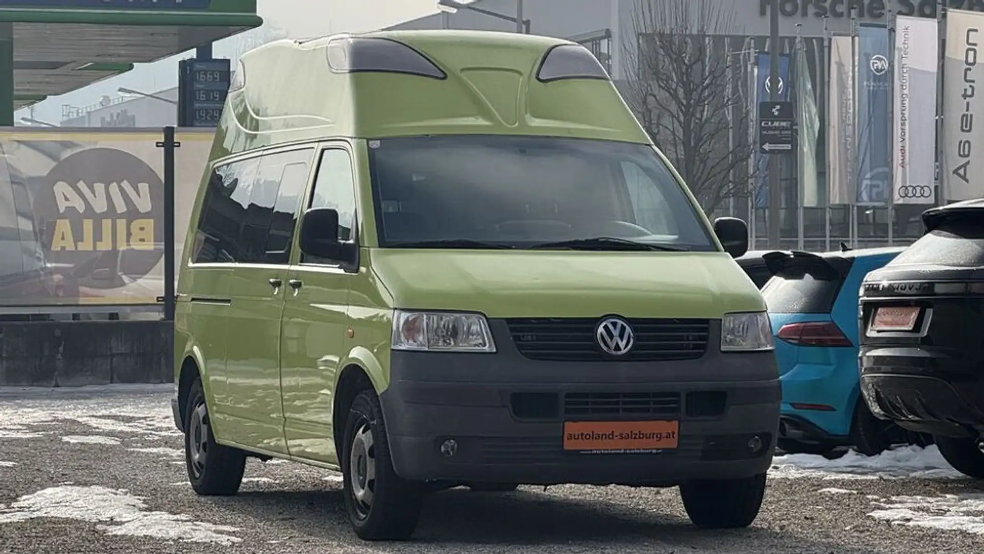Volkswagen T5 Kombi * Solardach*Bett*Wassertank*GasHerd* Grün - 1