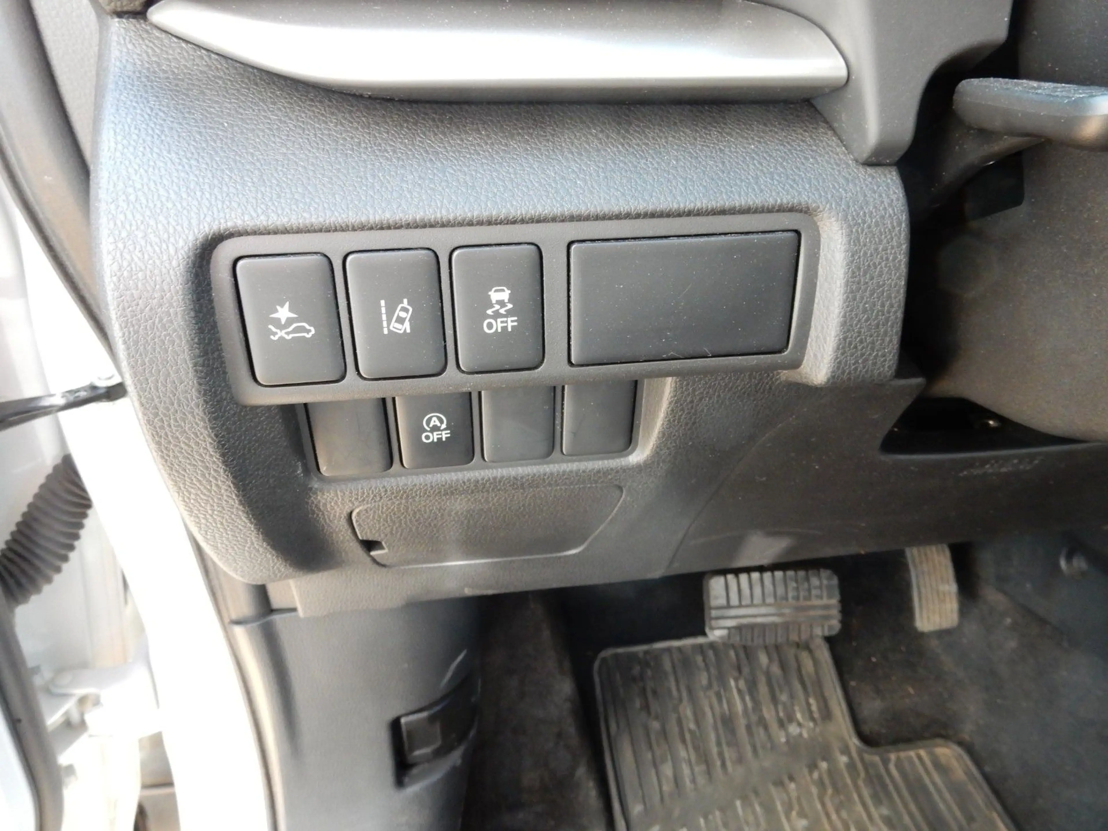 Mitsubishi Eclipse Cross Active+ 4WD — photo 13