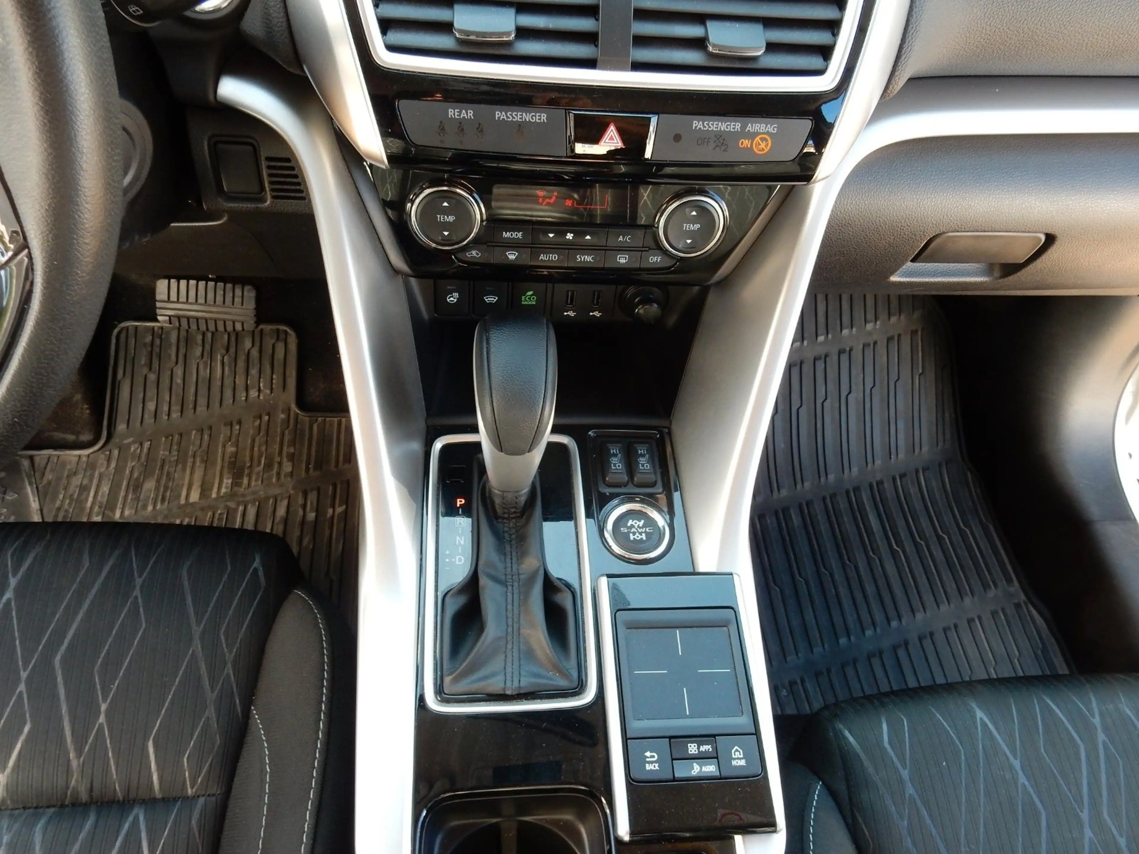 Mitsubishi Eclipse Cross Active+ 4WD — photo 11