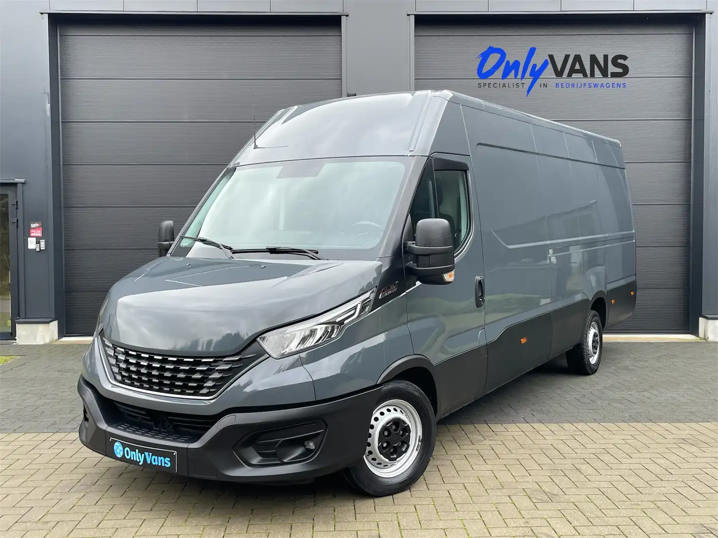 Iveco Daily 3.0D Aut. / L4 / Trekh 3.5 T/ € 27.264 Ex. BTW Grau - 1