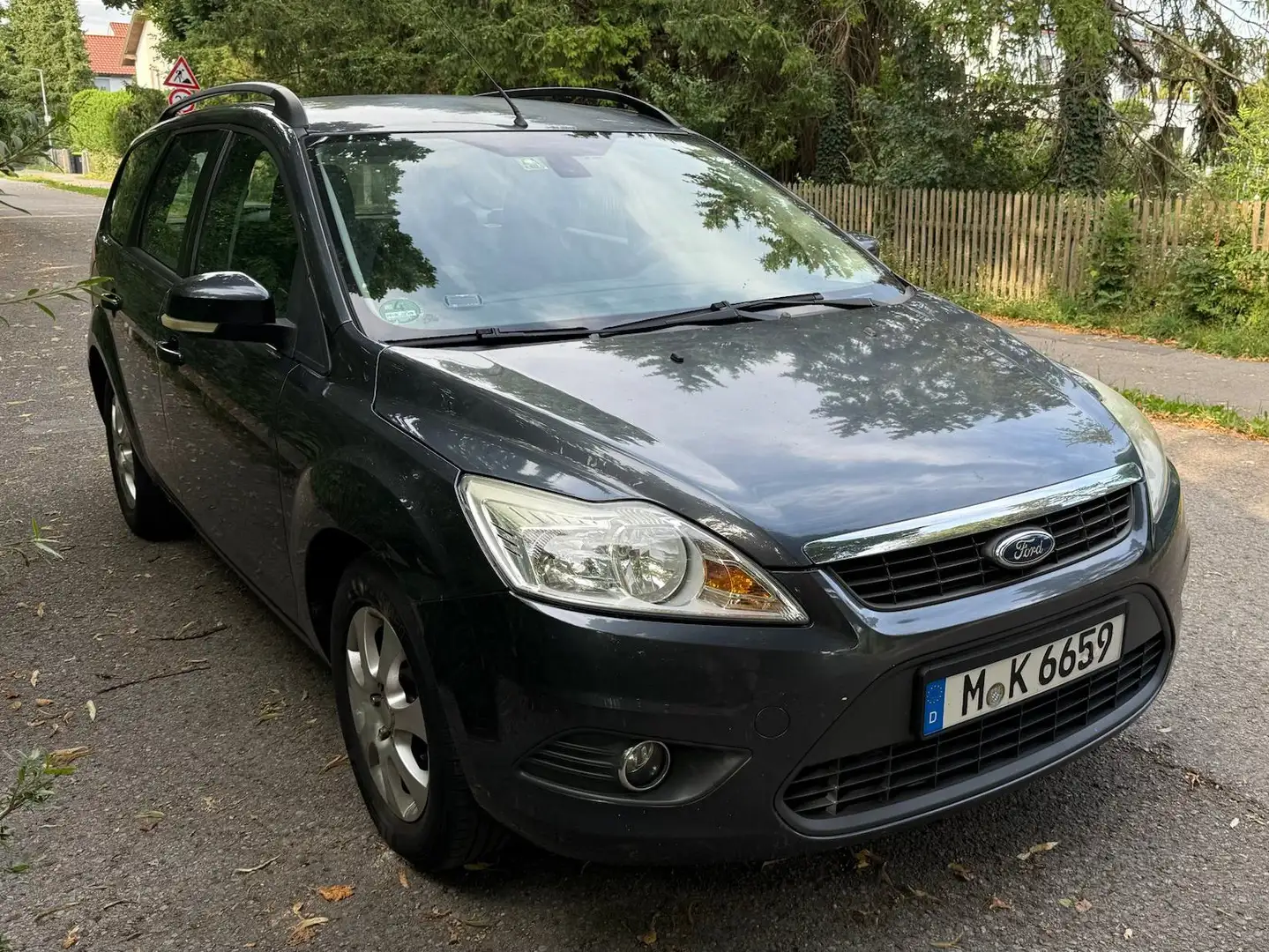 Ford Focus Focus Turnier 1.6 TDCi Schwarz - 2