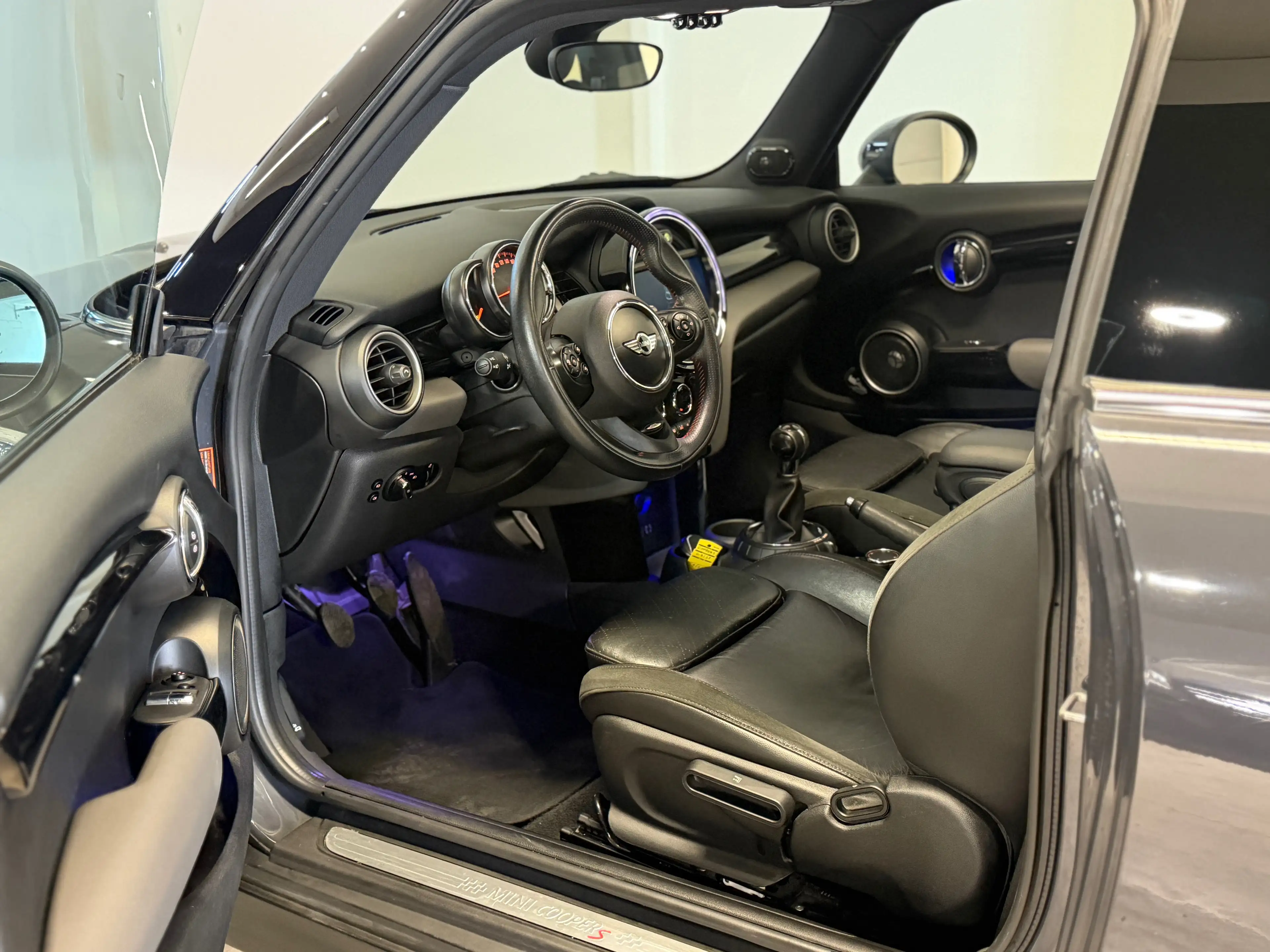 MINI Cooper S Mini 2.0 Cooper S — photo 8