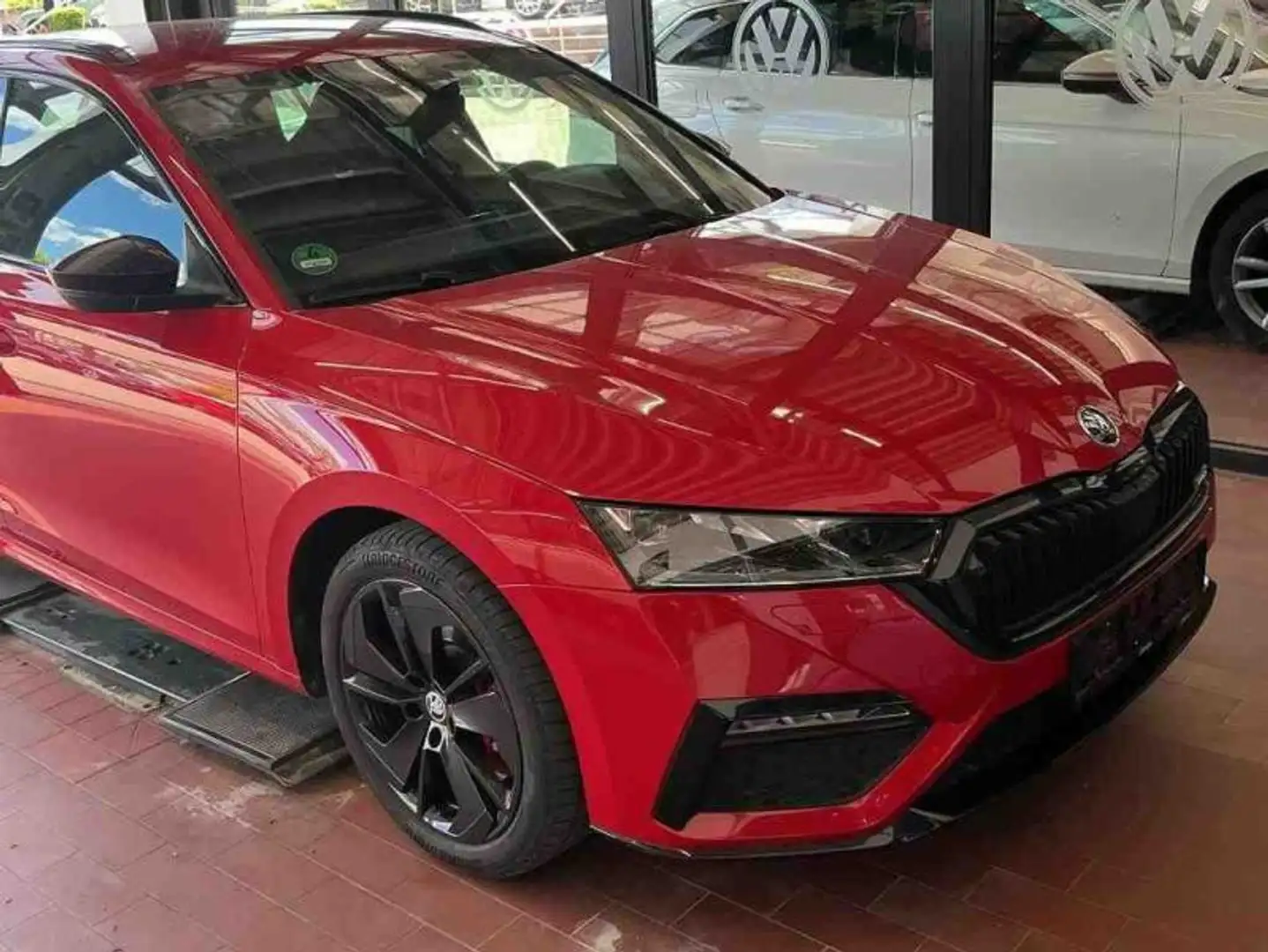 Skoda Octavia Combi 1.4 TSI iV DSG RS Rot - 2
