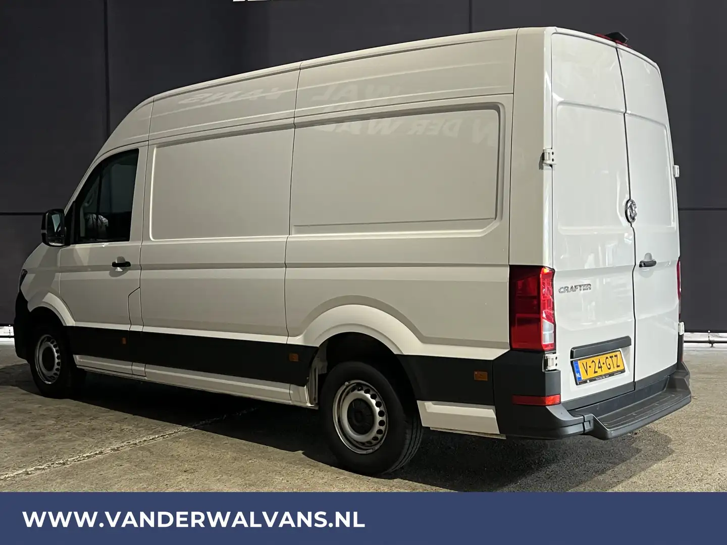 Volkswagen Crafter 2.0 TDI 140pk L3H3 L2H2 Euro6 # Airco | Camera | A Wit - 2