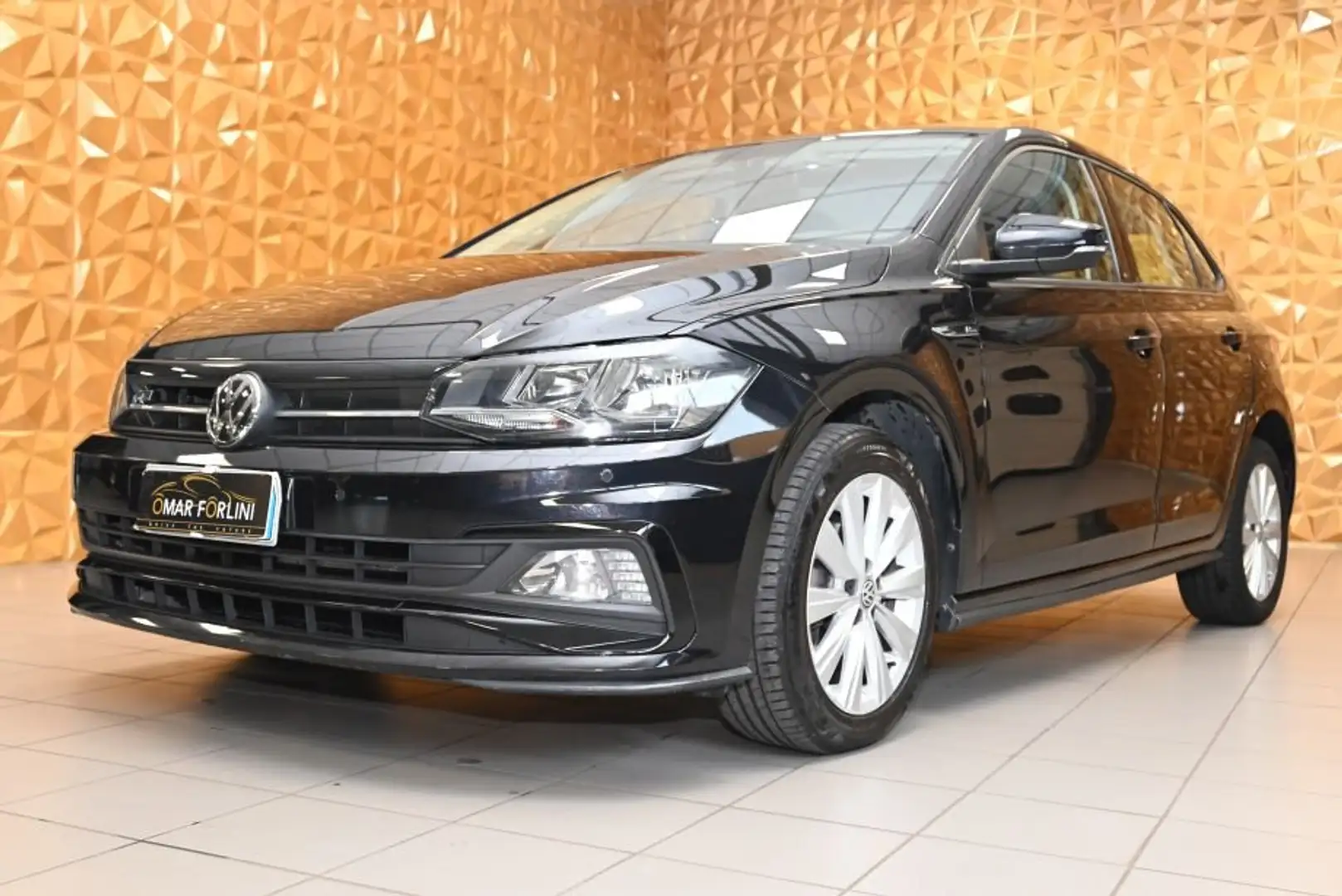 Volkswagen Polo Business 1.0 TGI 5p.R-LINE BMT NAVI PDC 16"CARPLAY Noir - 1