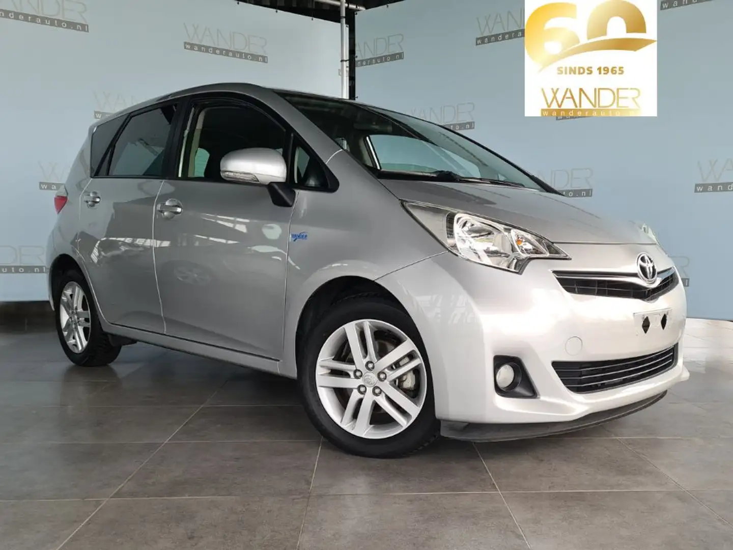 Toyota Verso-S 1.3 /Achteruitrijcamera/Afneembare trekhaak/Airco/ Gris - 1