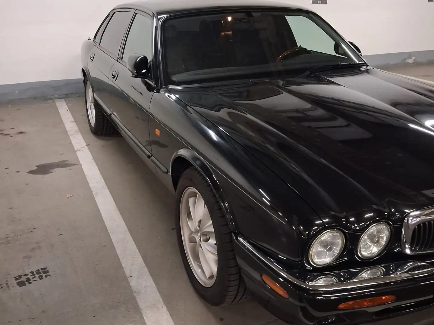 Jaguar XJ 308 Schwarz - 1