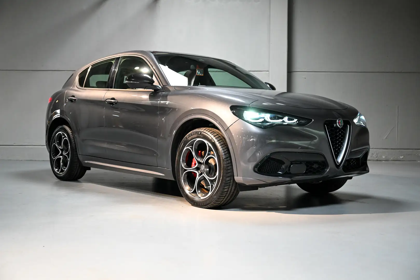 Alfa Romeo Stelvio Stelvio 2.0 T Q4 Ti /CUIR / TOIT PANO Grey - 1