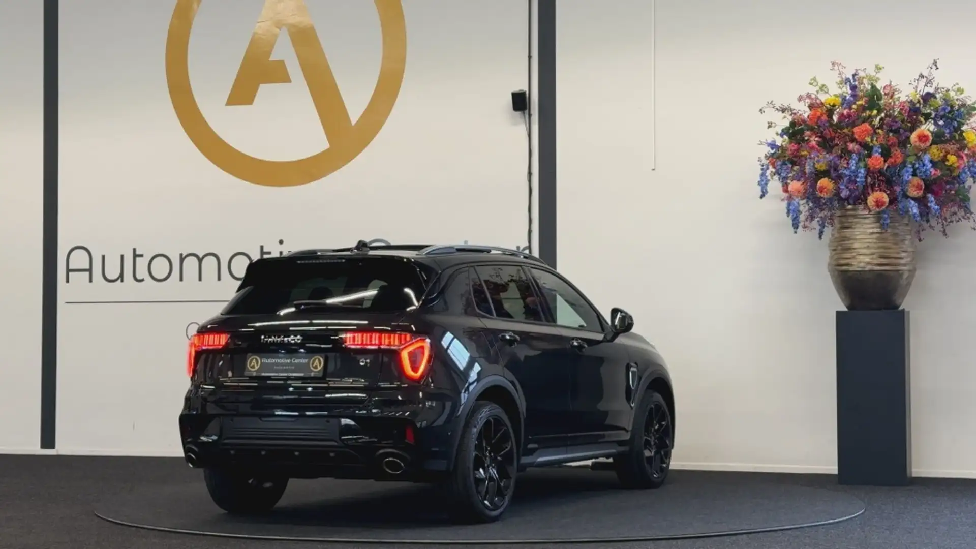 Lynk & Co 01 1.5 PHEV | MY22 | BLACK-PAKKET | TREKHAAK | PANO | Czarny - 2