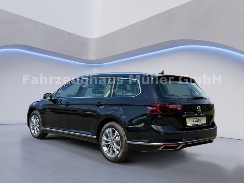Volkswagen Passat Variant Elegance 4Motion+147kW+StHZ+IQ — photo 3