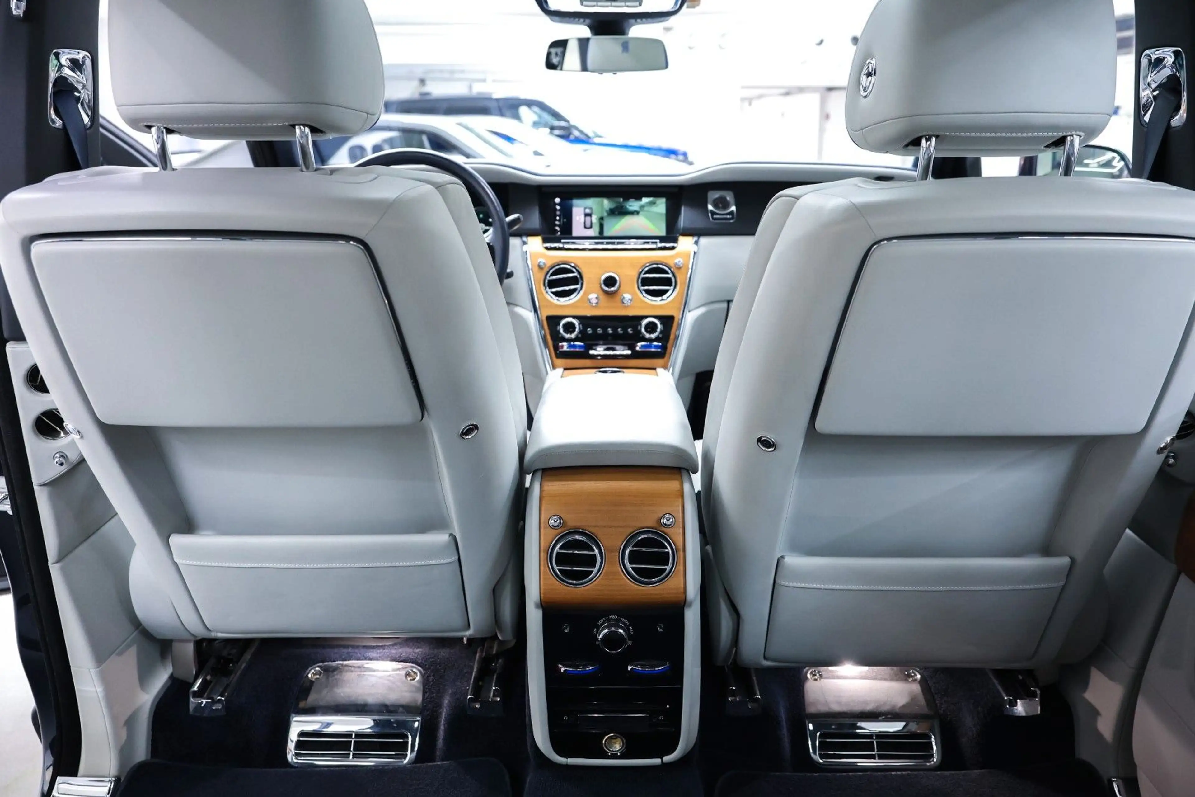Rolls-Royce Cullinan — photo 27