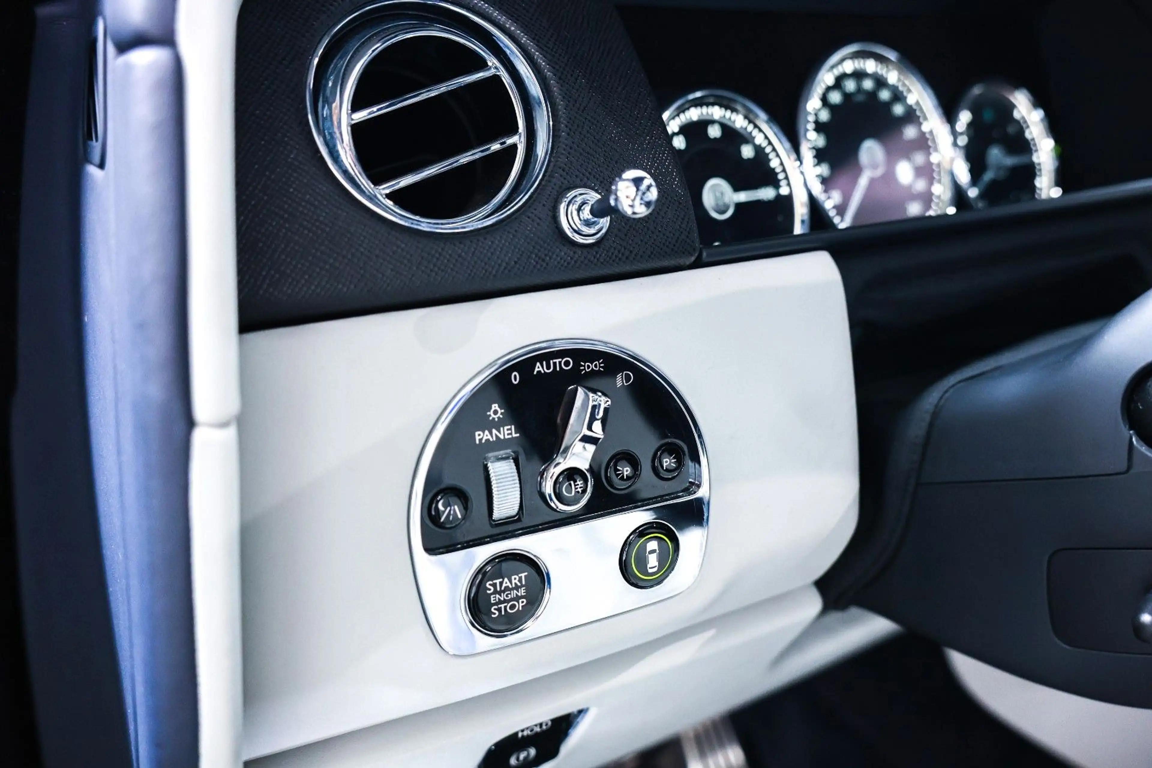 Rolls-Royce Cullinan — photo 31