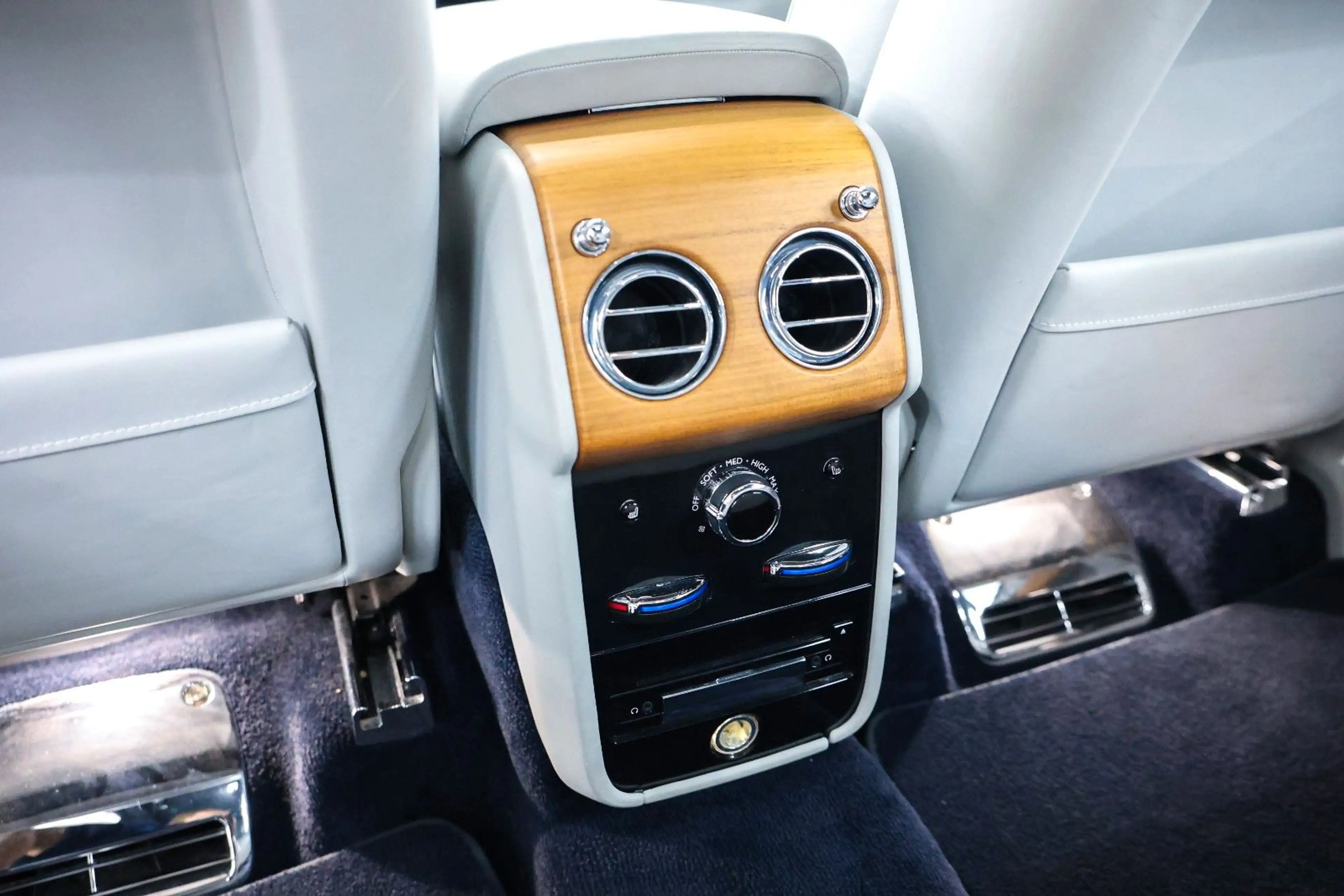 Rolls-Royce Cullinan — photo 29