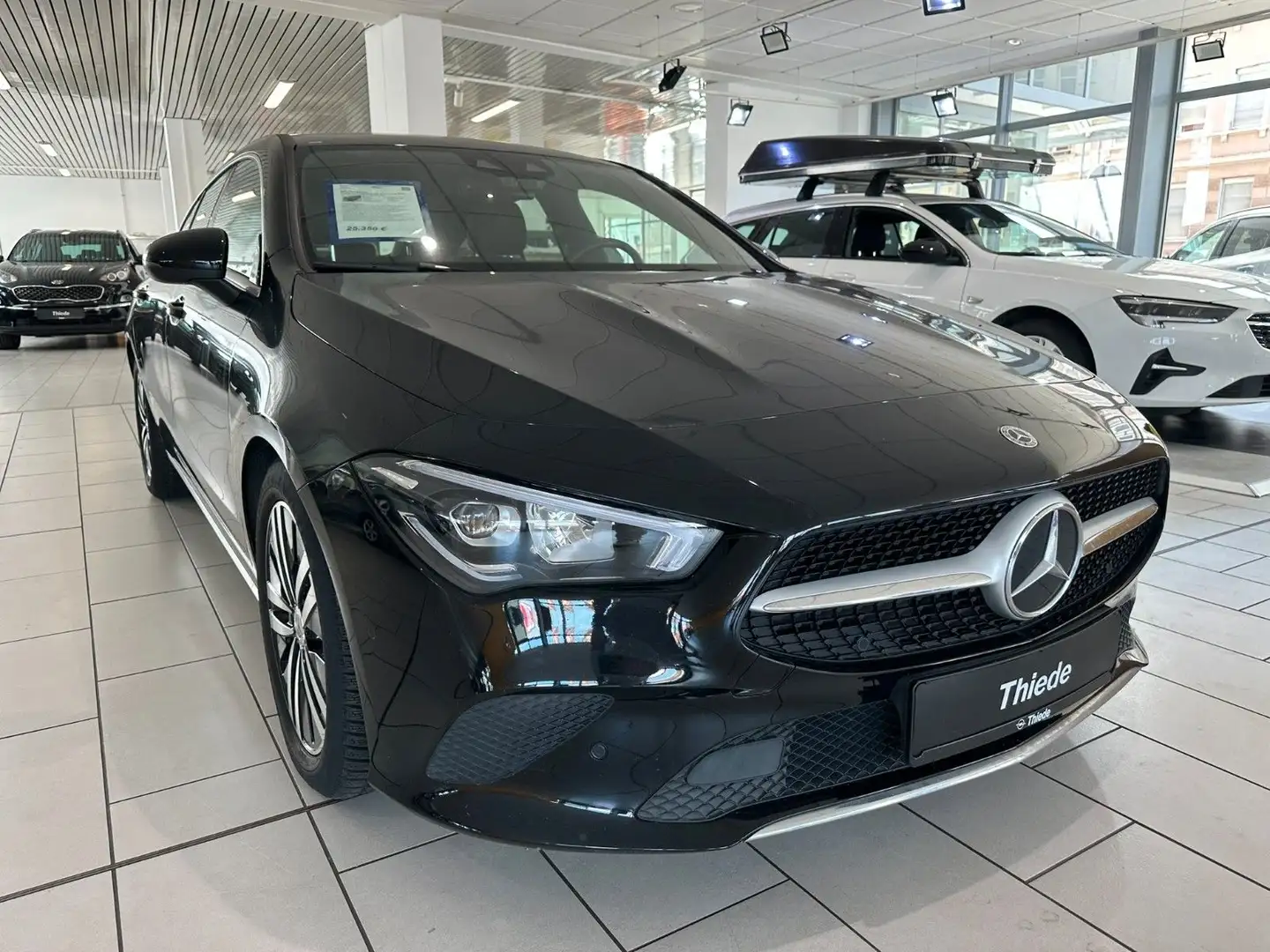 Mercedes-Benz CLA 200 CLA 200 d  Shooting Brake LED/NAVI/LEDER/SHZ/CAM Negru - 2