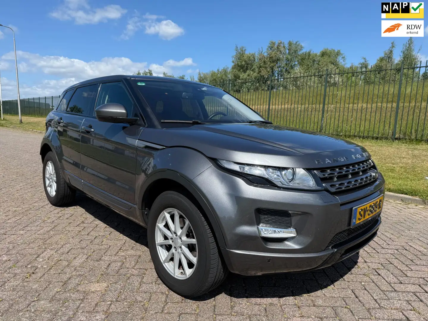 Land Rover Range Rover Evoque 2.2 TD4 4WD Prestige Business Edition Grijs - 1