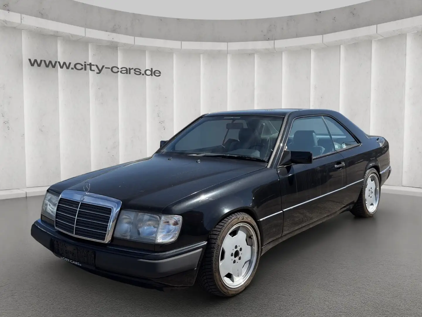 Mercedes-Benz CE 300 *Automatik*Leder*Klima*H-Kennzeichen Schwarz - 1