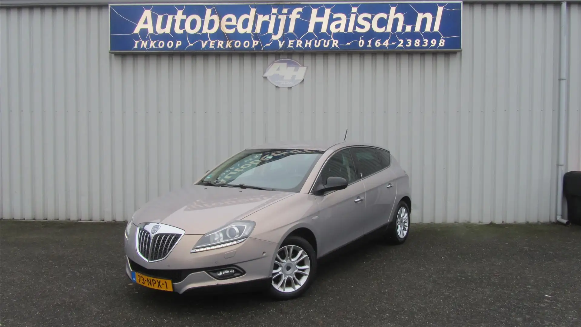 Lancia Delta 1.4 TJET 120 Beige - 2