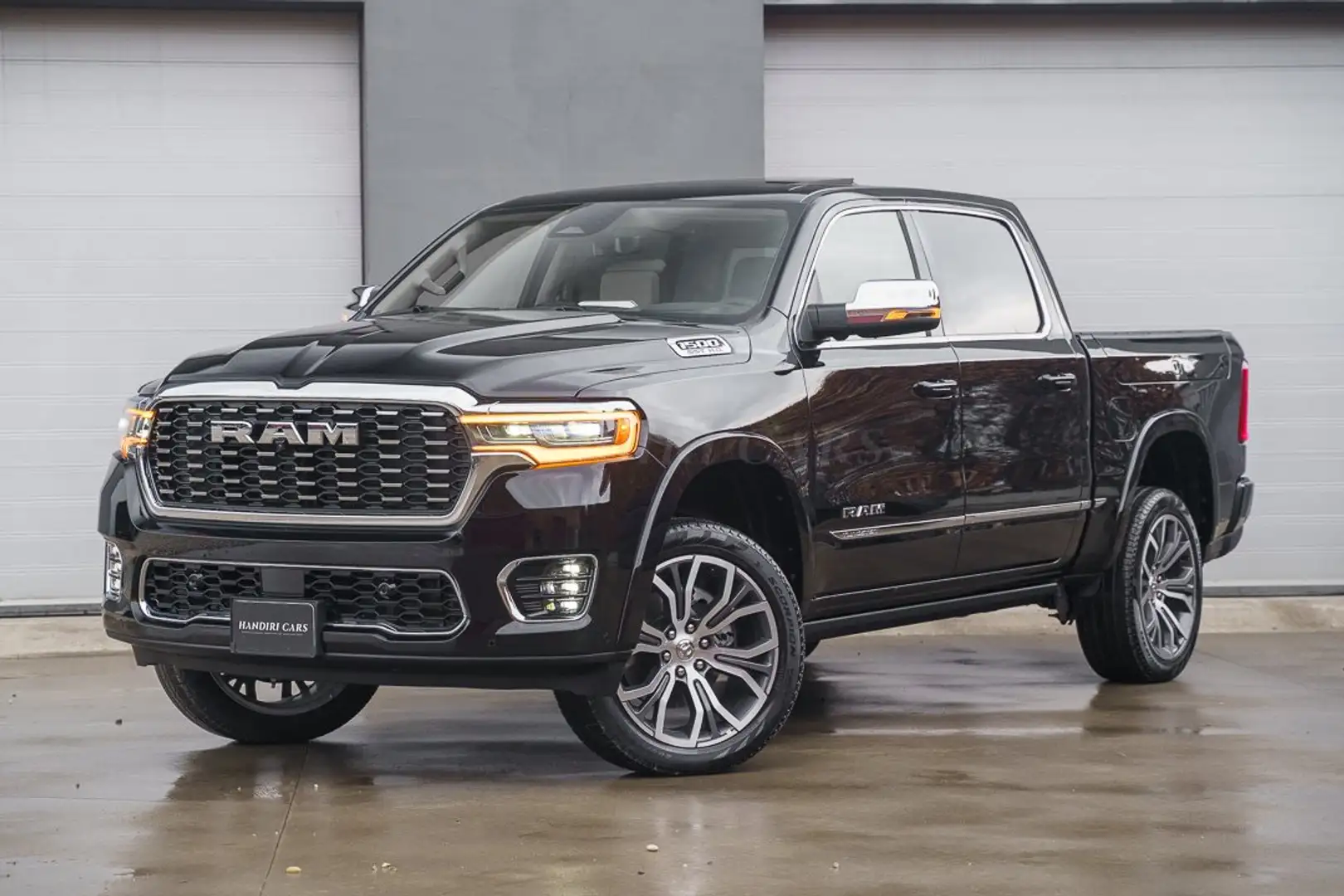 Dodge RAM 2026 Tungsten € 79900 +BLACK INTERIOR Zwart - 2