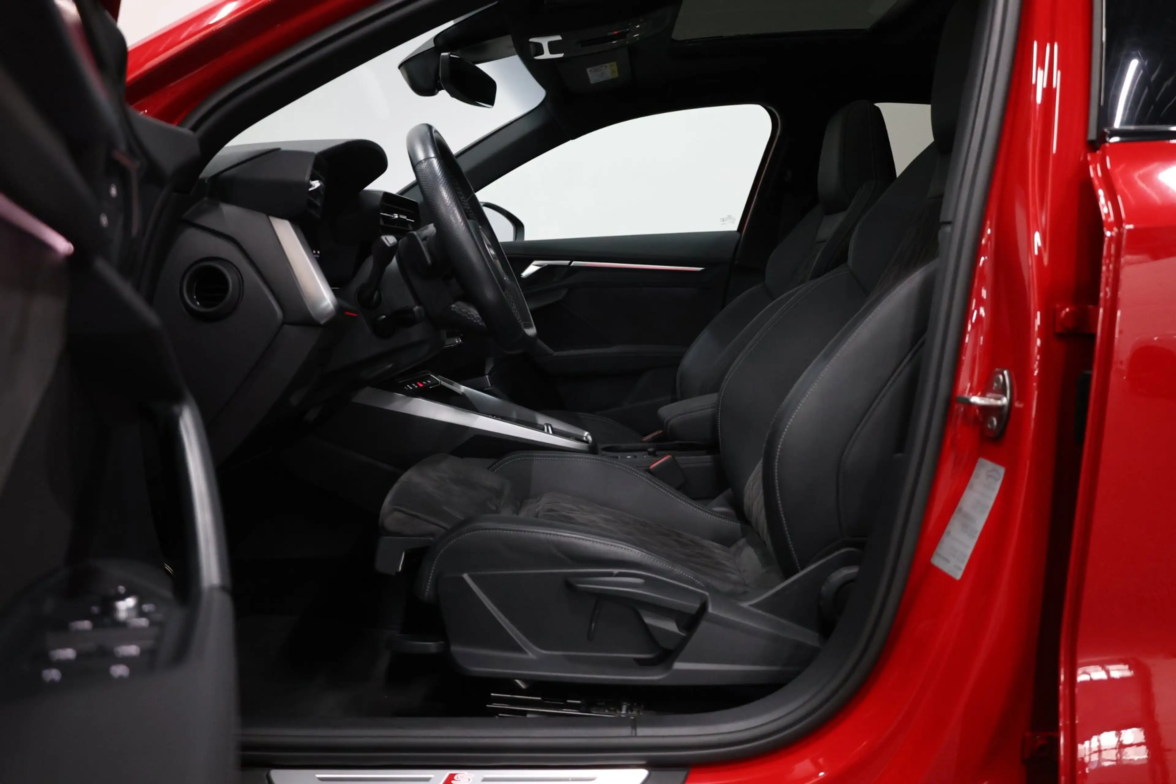 Audi S3 Sportback 2.0 TFSI quattro 310+PK LED/VIRTUAL/B&O/ — photo 12