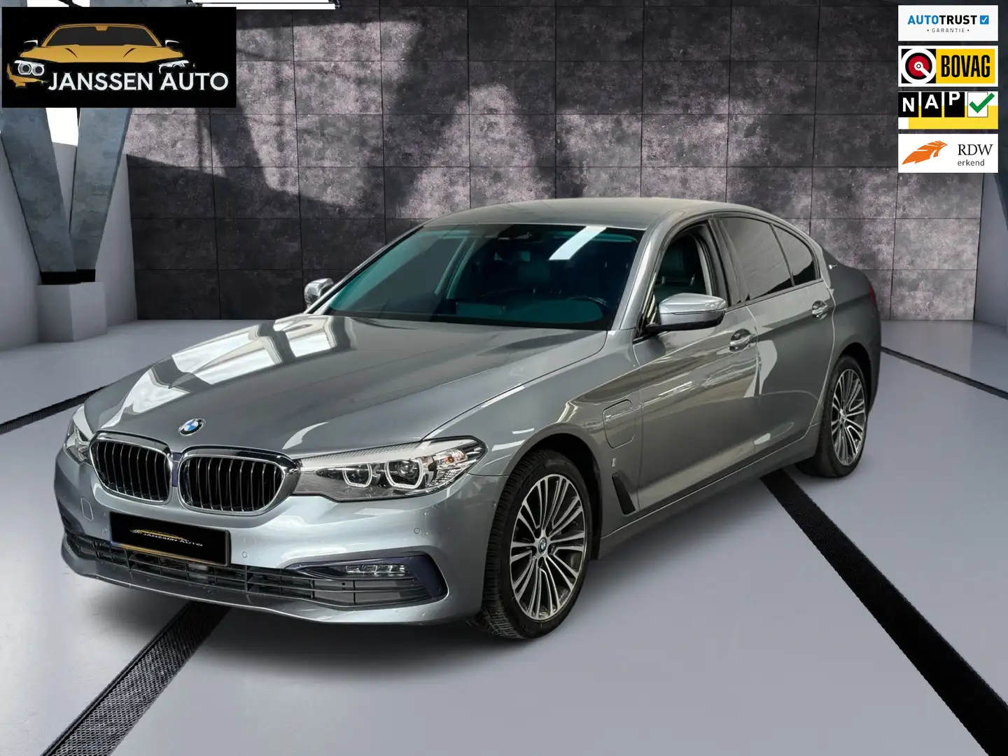 BMW 530 5-serie 530e iPerformance High Executive | Leder | Grijs - 1