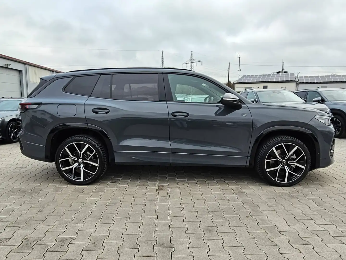 Volkswagen Tayron 2.0 TDI 4M R-Line BLACK*7Si*MATRIX*PANO Gris - 2