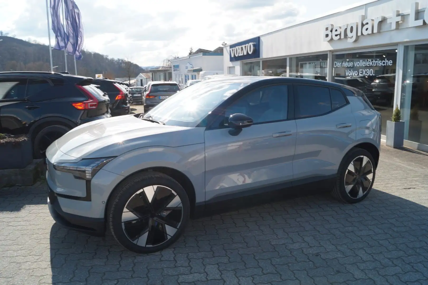 Volvo EX30 Single Extended Range RWD Ultra Aut/360/20" Grau - 2