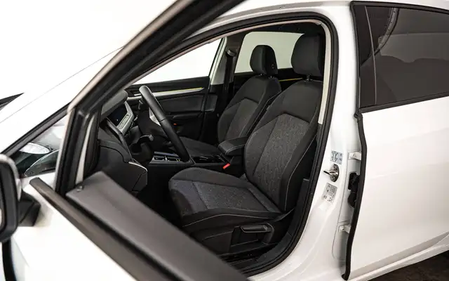 Volkswagen Golf view 8