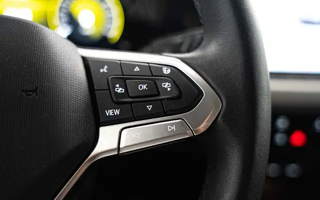 Volkswagen Golf view 12