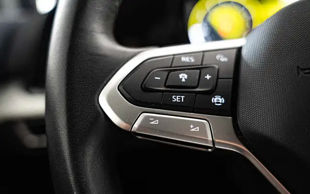 Volkswagen Golf view 11