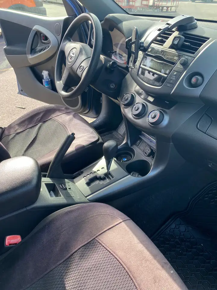 Toyota RAV 4 снимка Toyota RAV 4